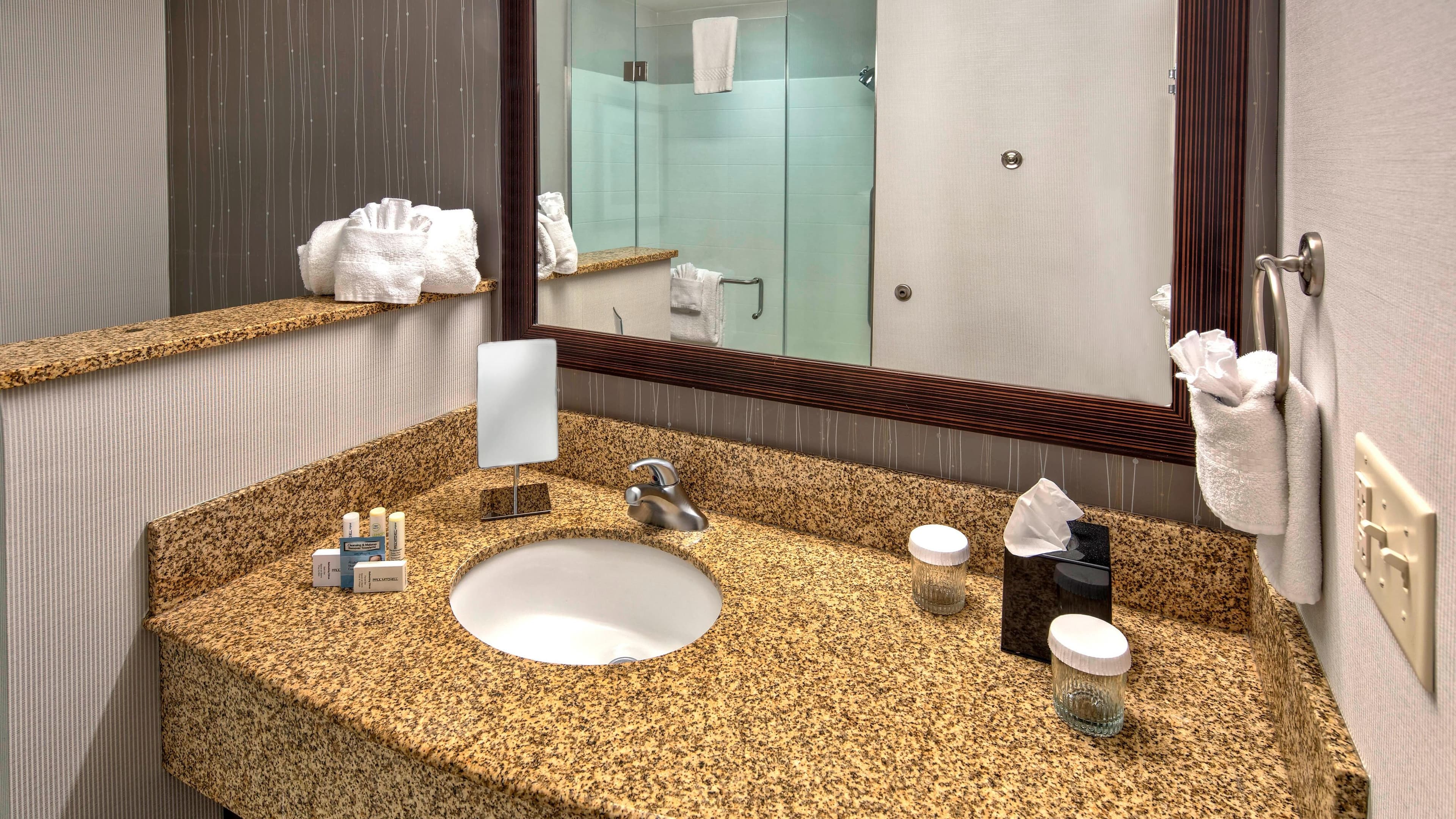 King Guest Room - Image 4