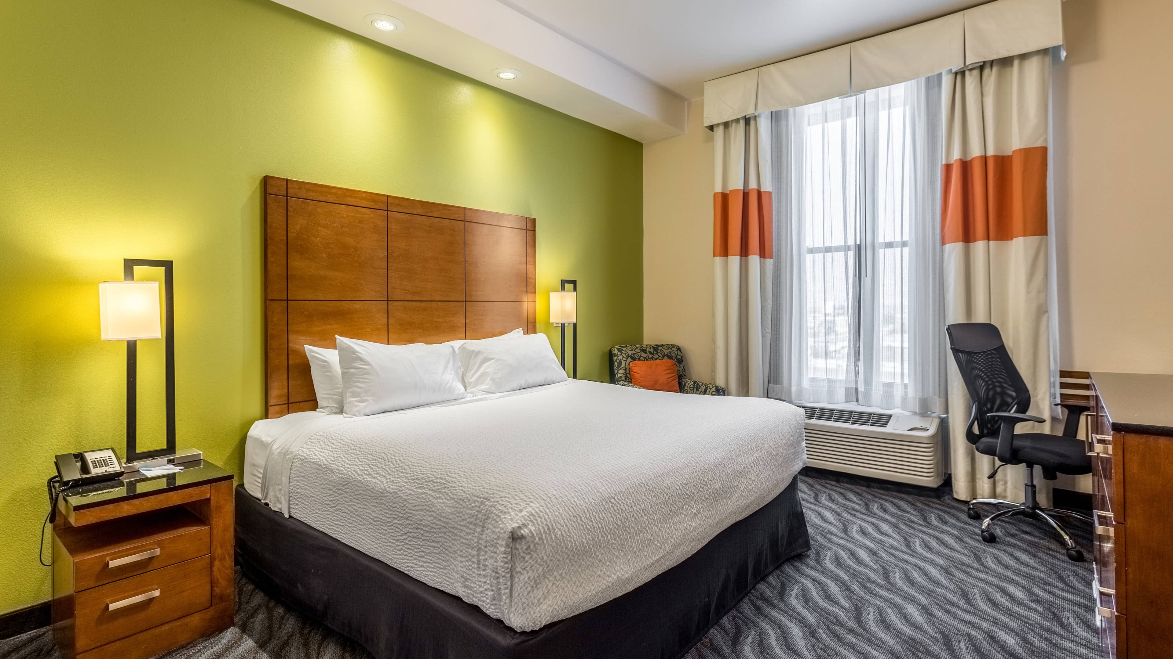 Single King Room - Image 1