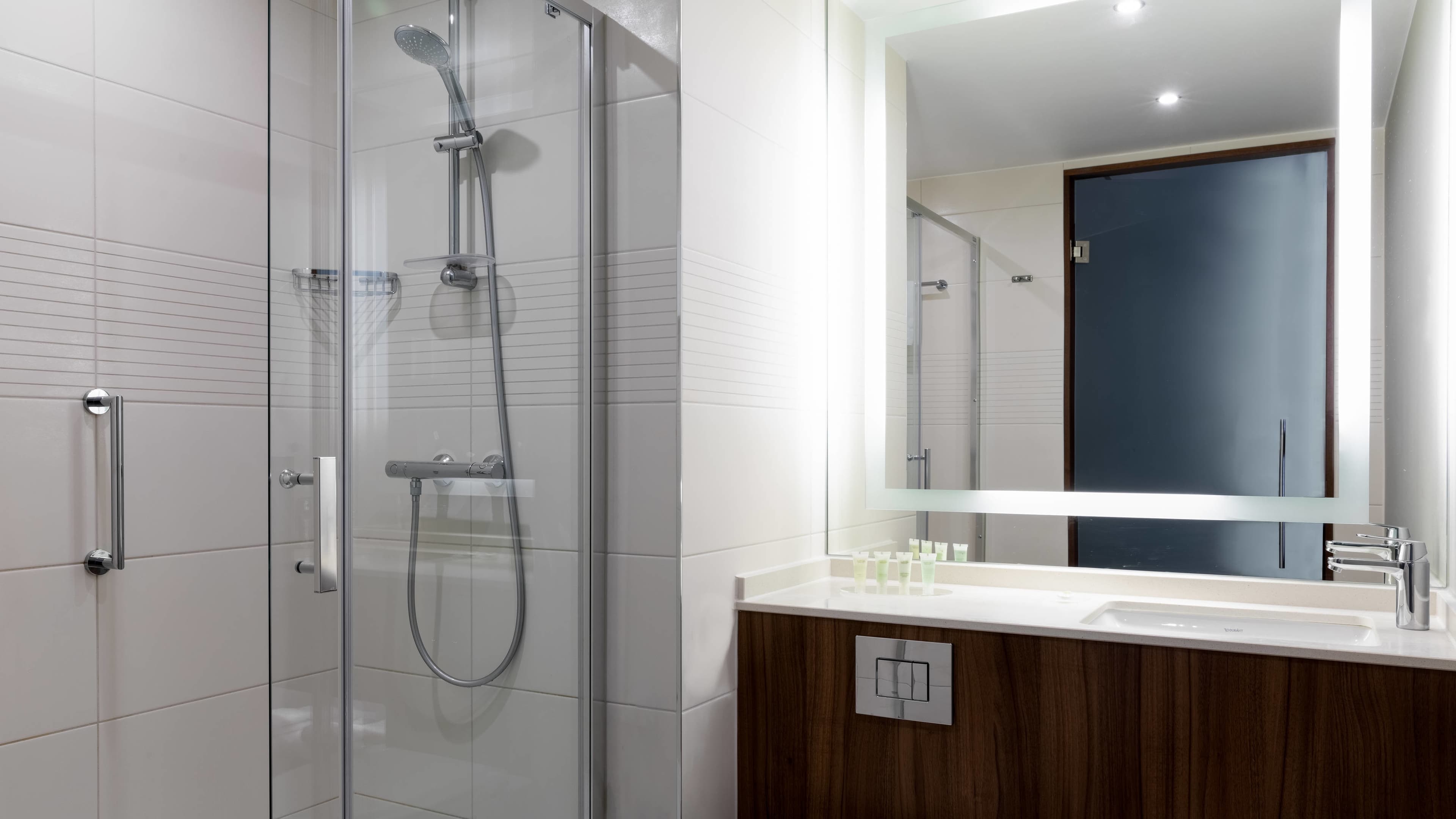 Standard King Room - Image 2