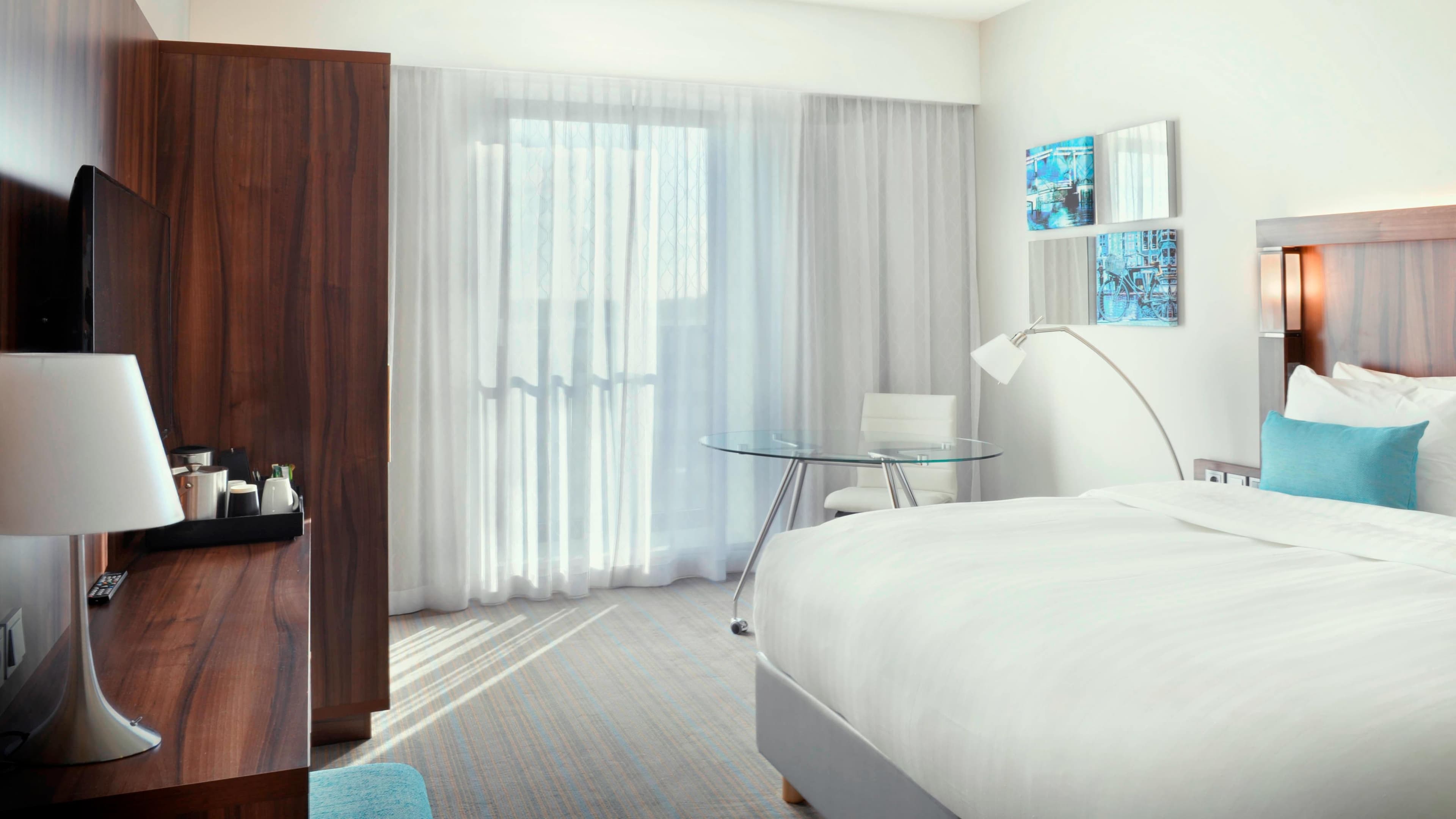 Standard King Room - Image 1