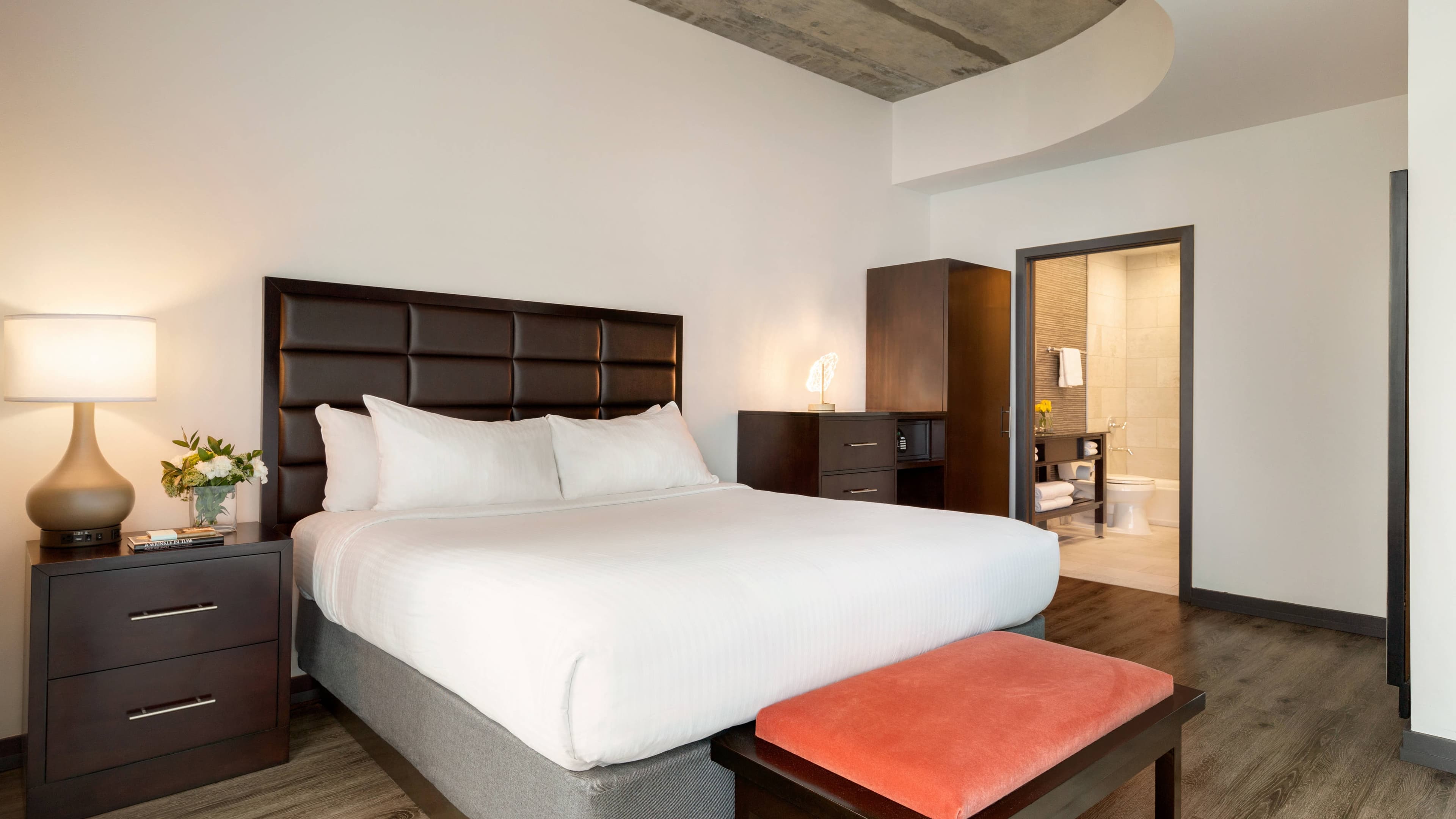 1 Bedroom Suite - Image 6