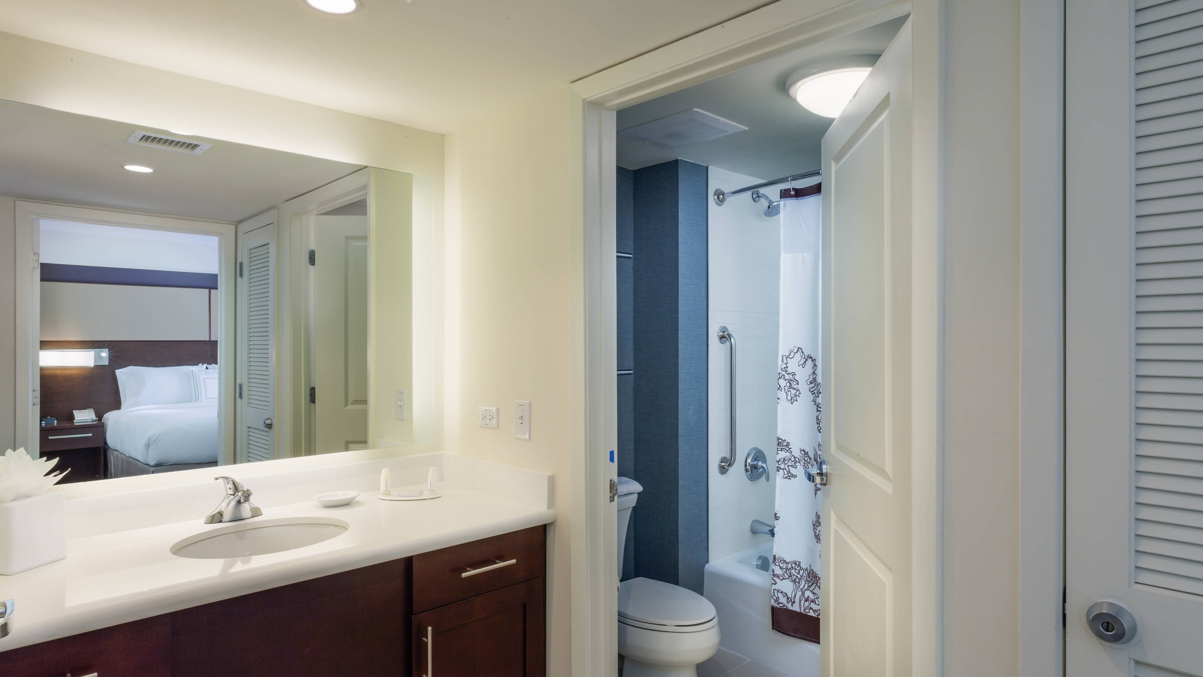 1 Bedroom Suite - Image 4