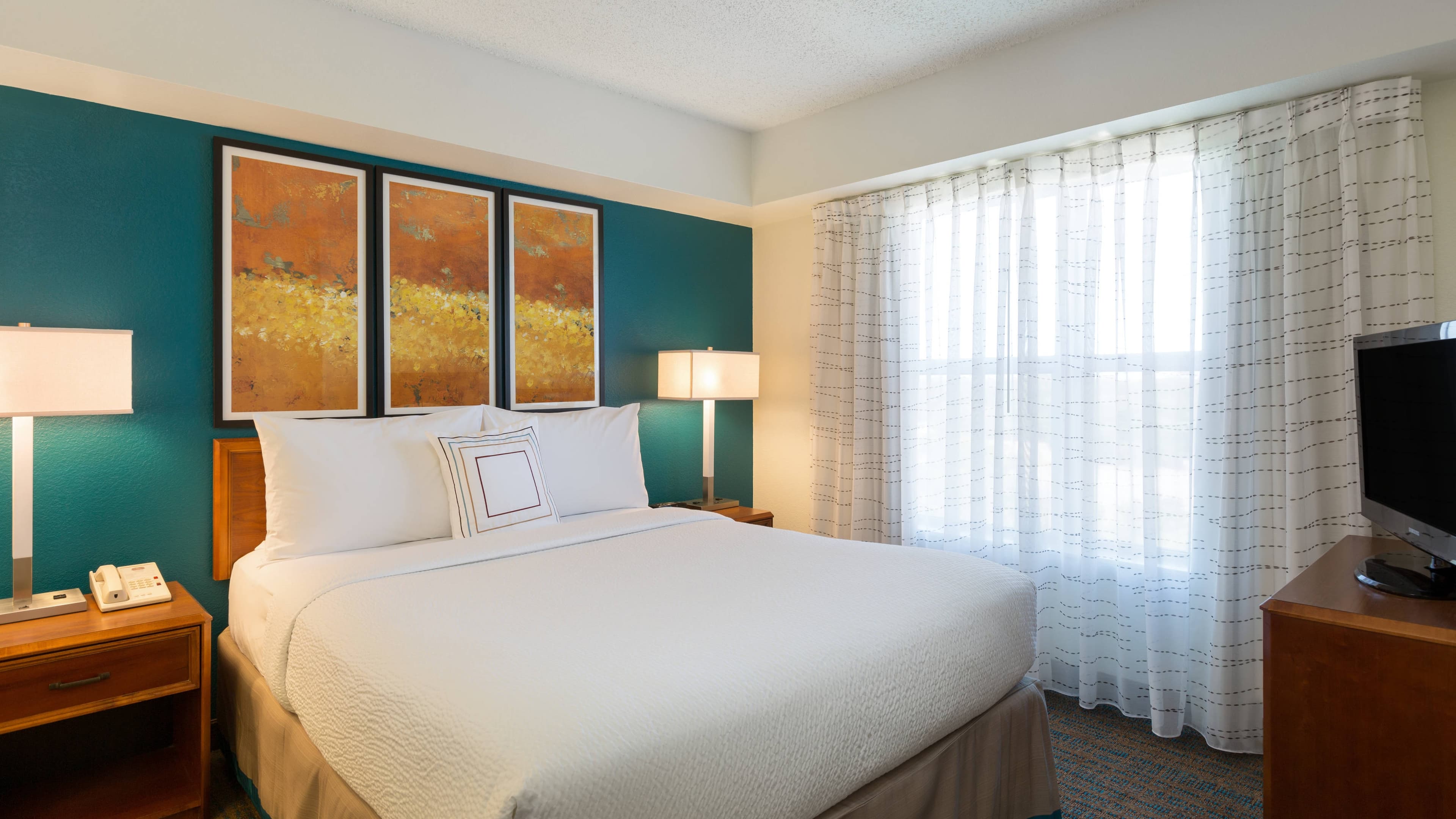 1 Bedroom Suite - Image 3