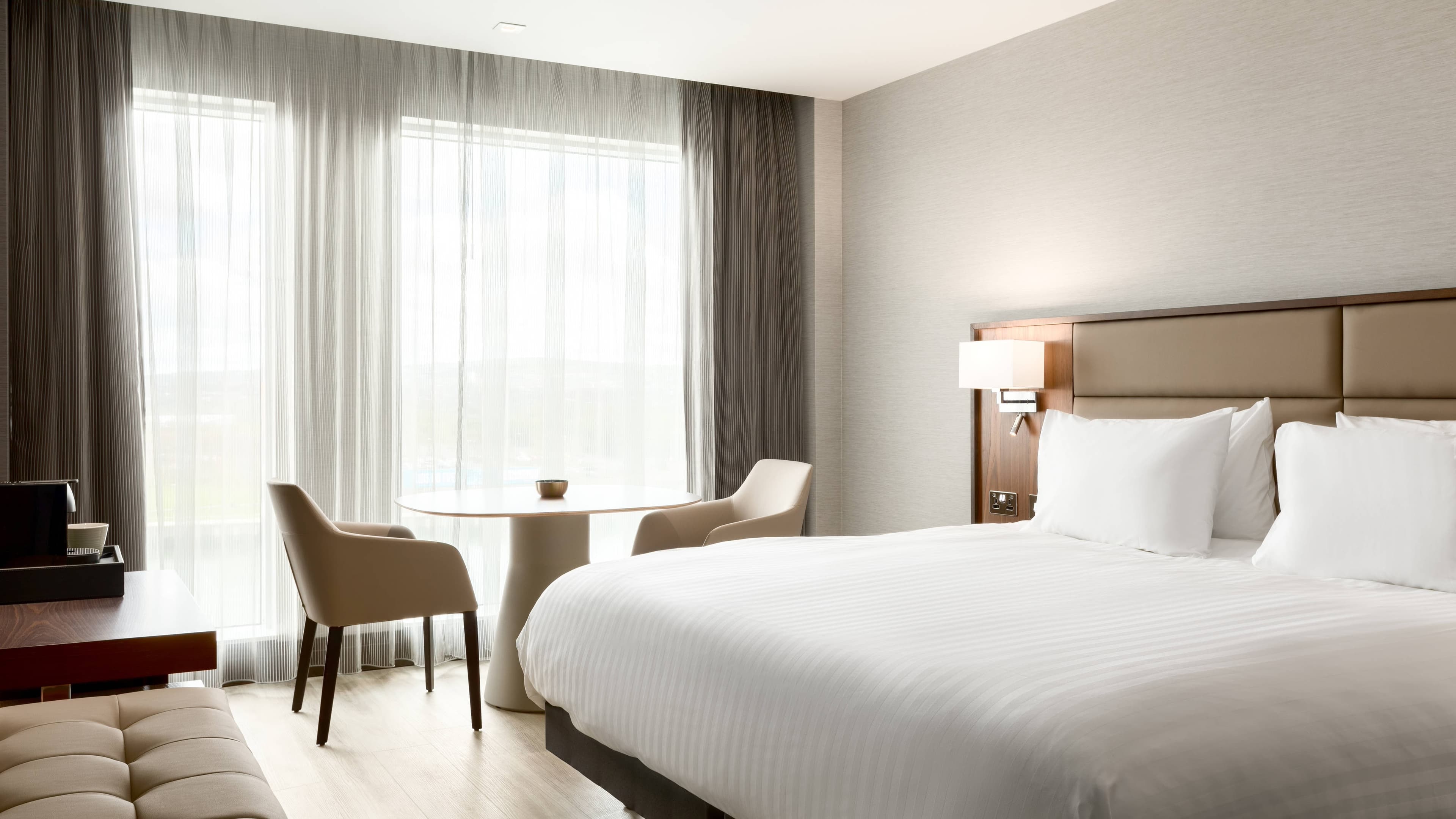 Standard King Room - Image 2