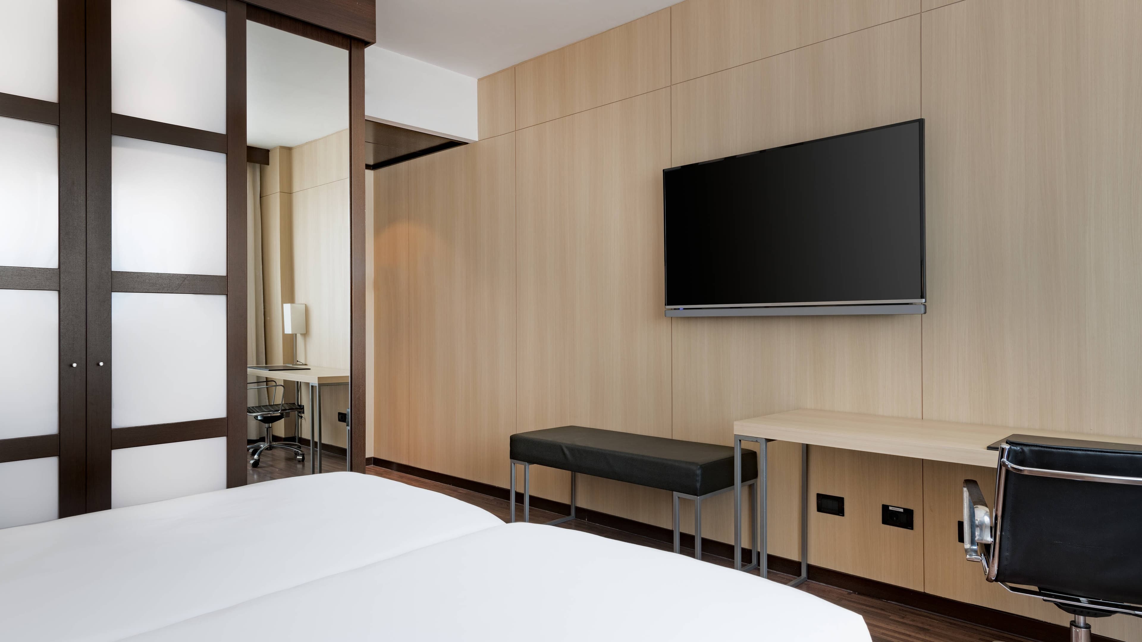 Standard Twin - Image 1