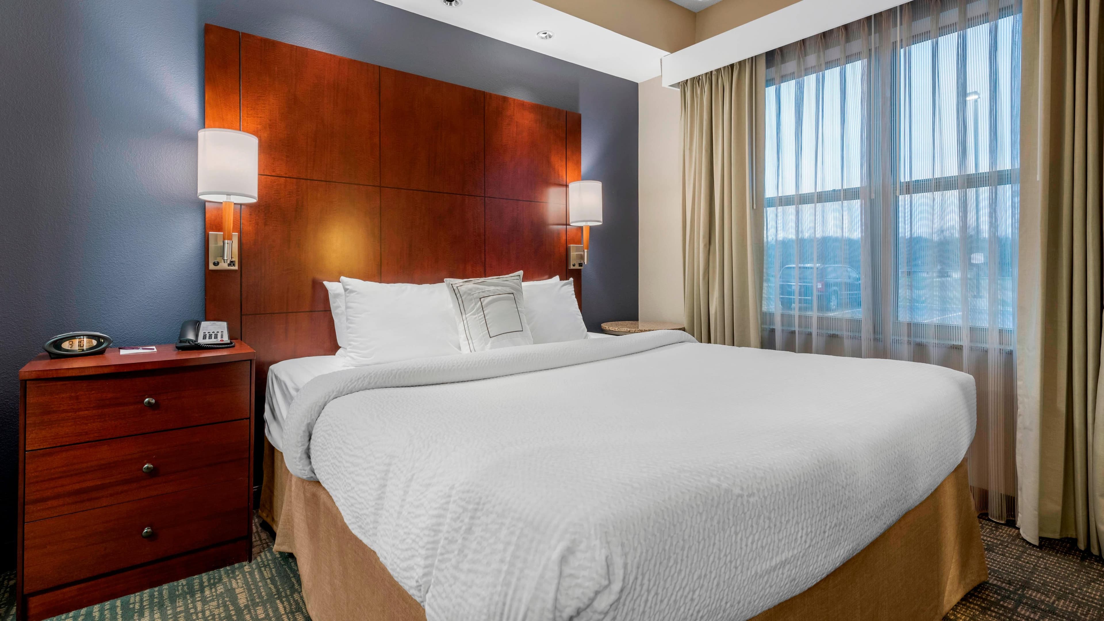 1 Bedroom Suite - Image 2