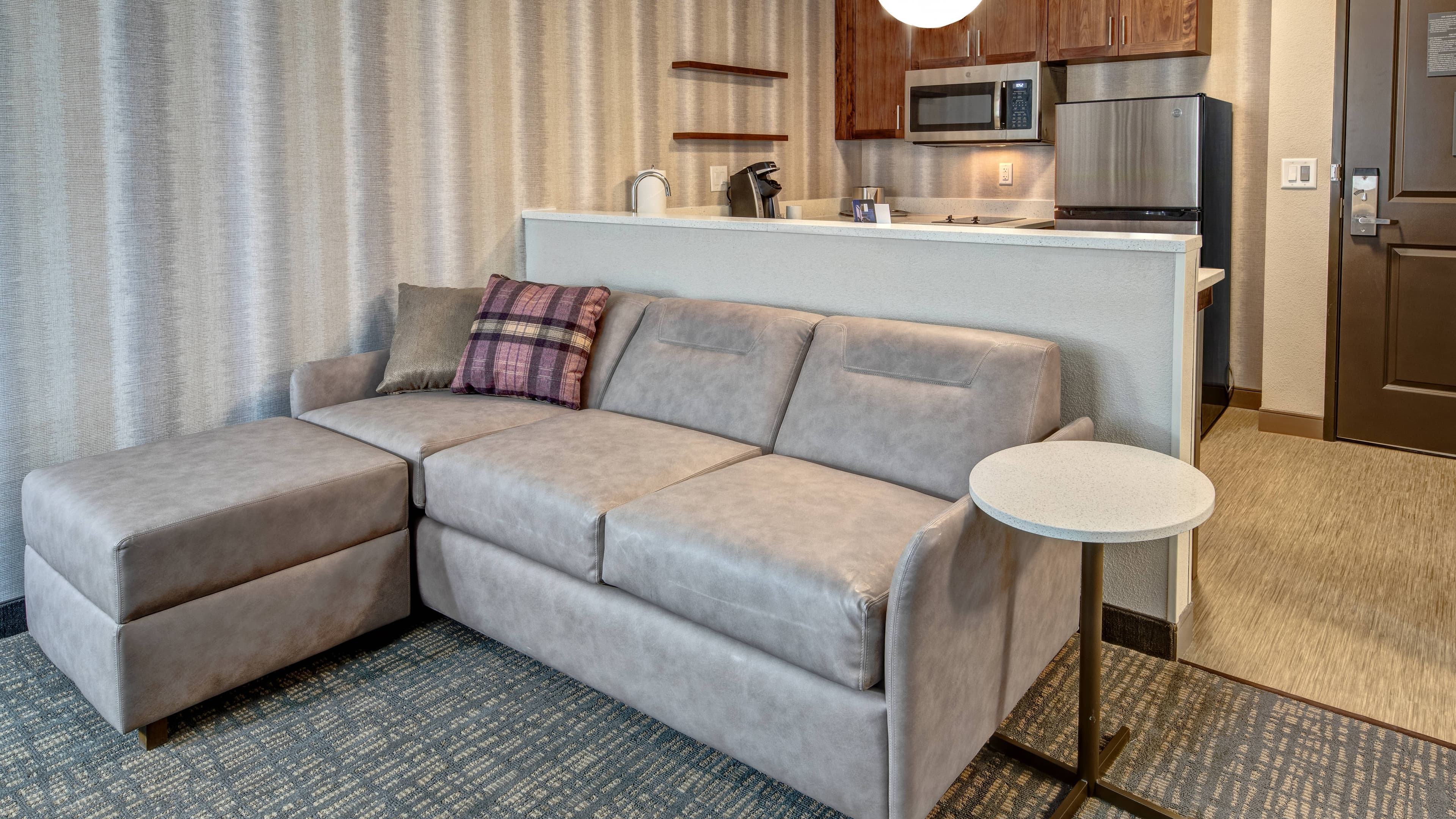 1 Bedroom Suite - Image 3