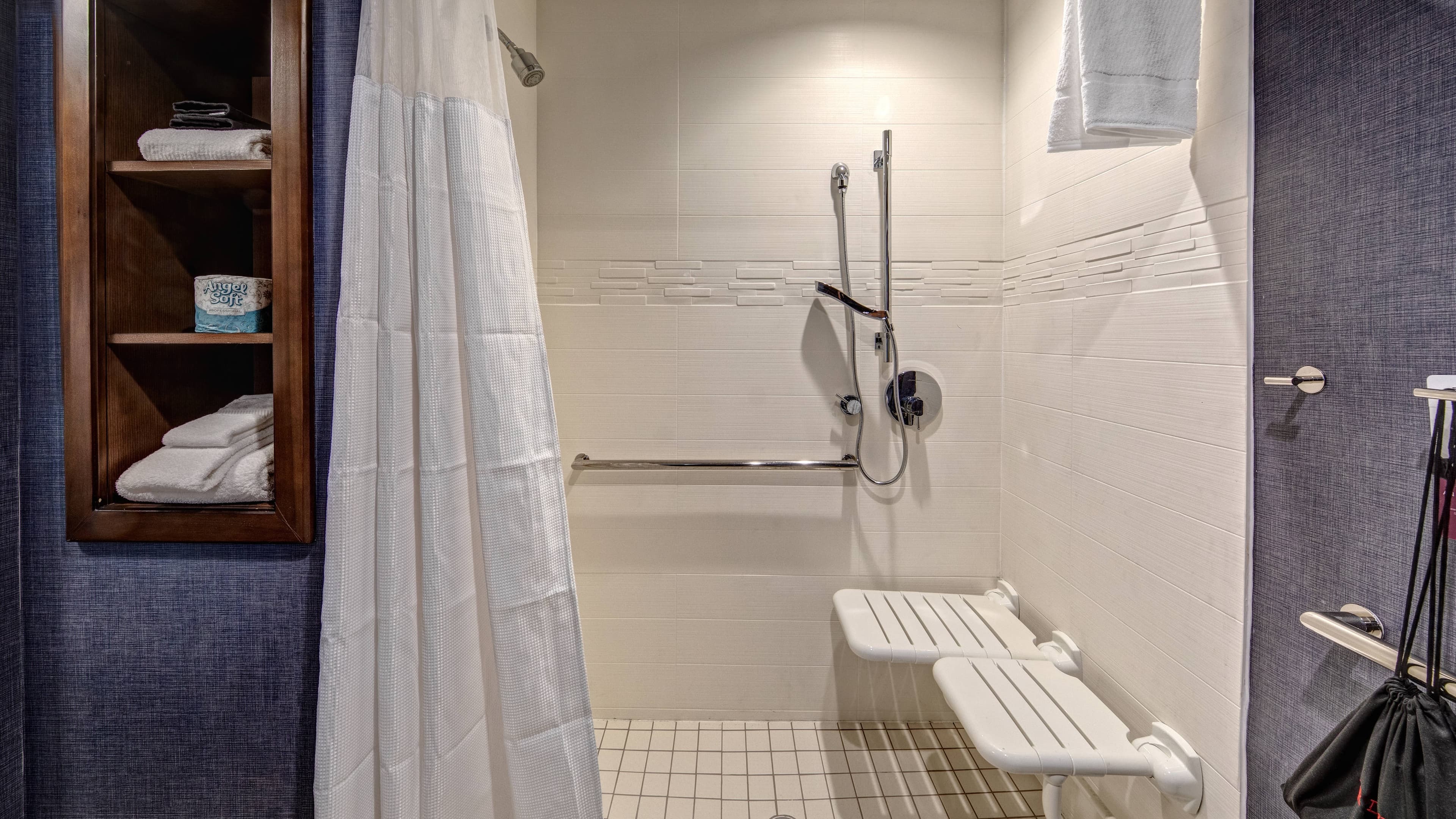 1 Bedroom Suite - Image 11