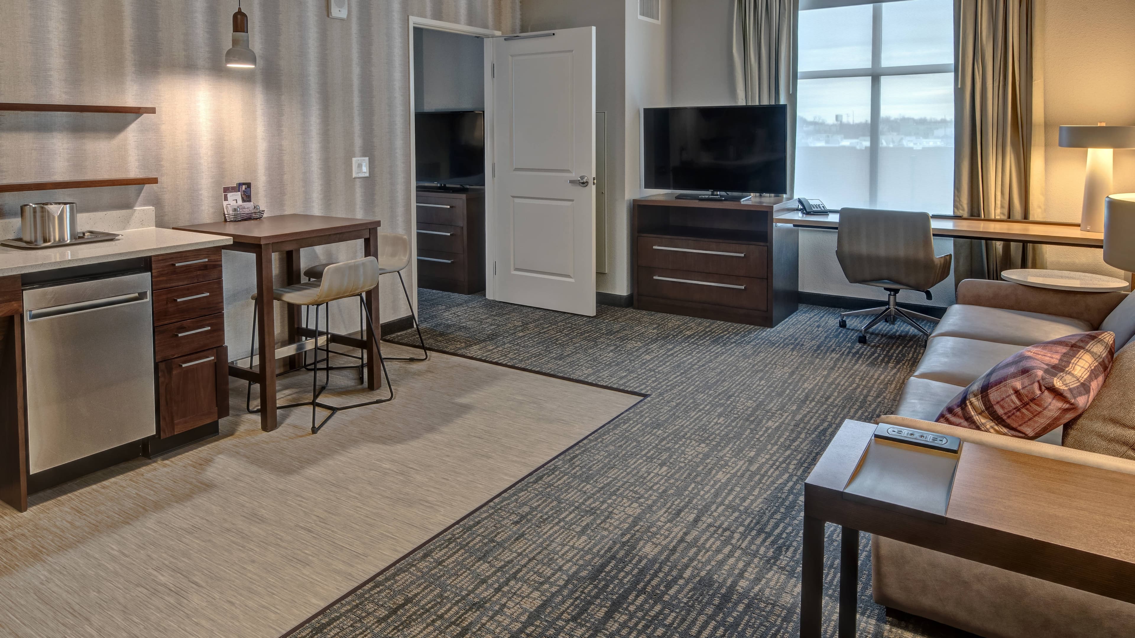 1 Bedroom Suite - Image 8