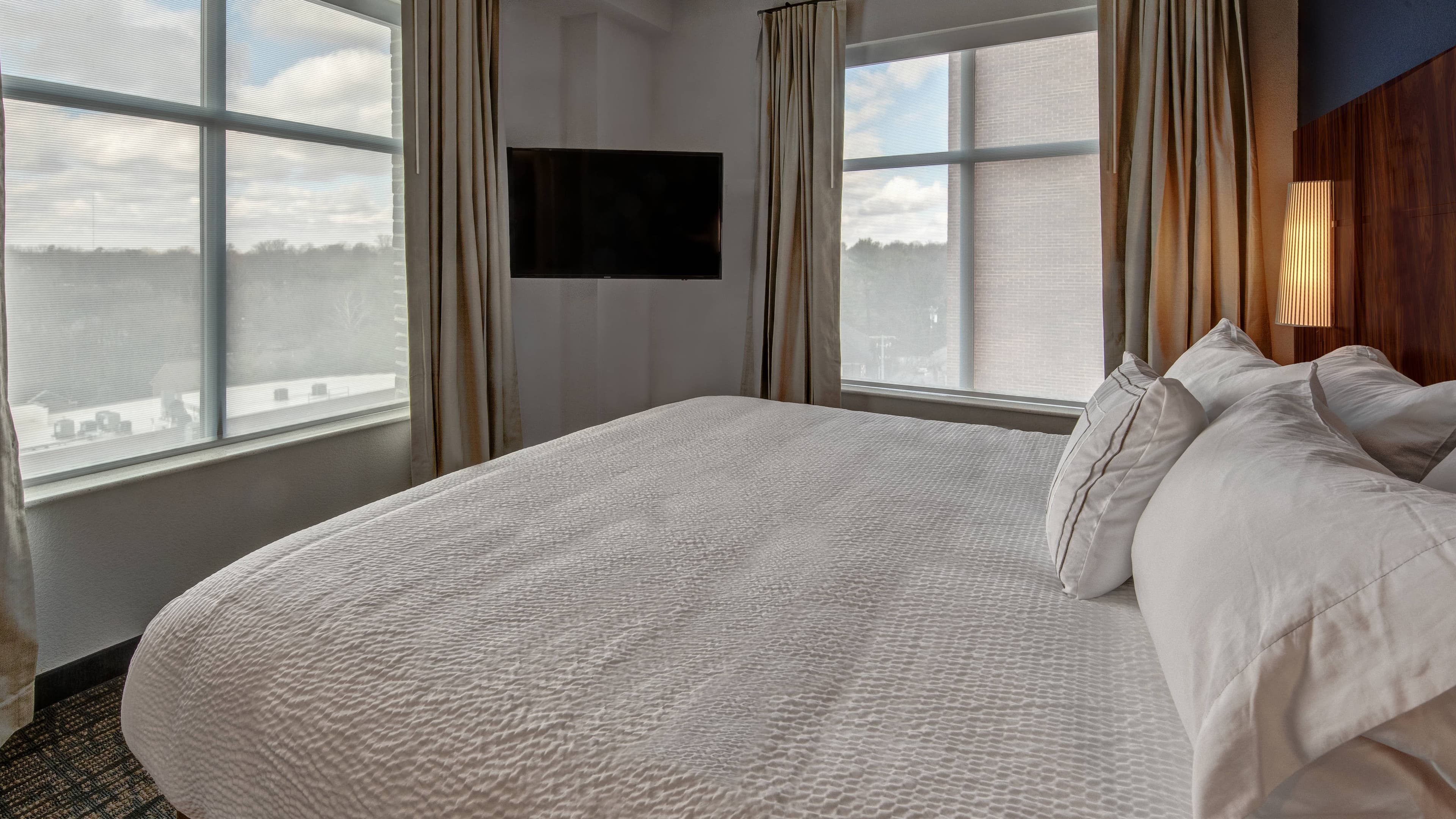 1 Bedroom Suite - Image 2