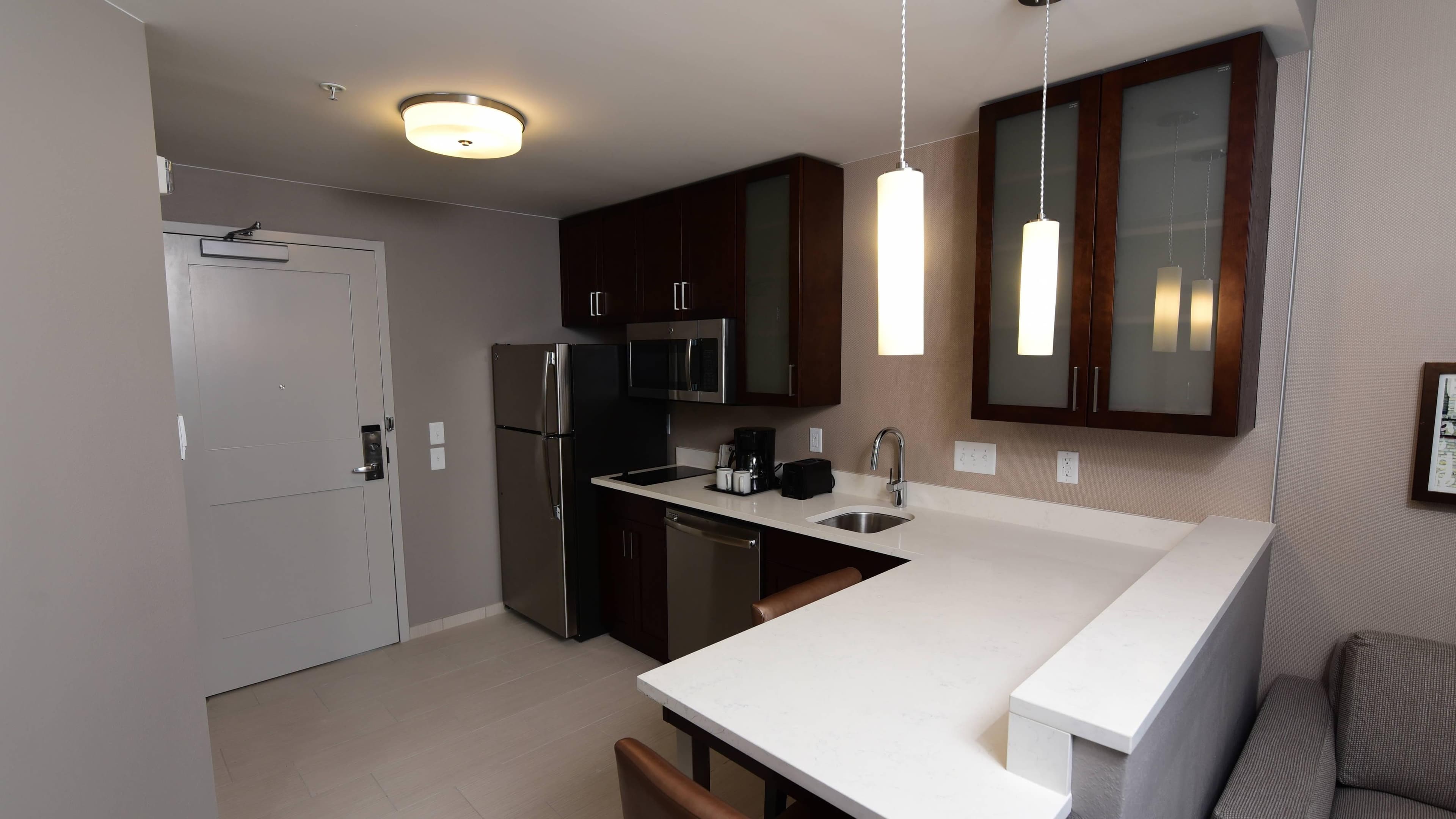 Studio King w/ Sofa Bed - Image 1