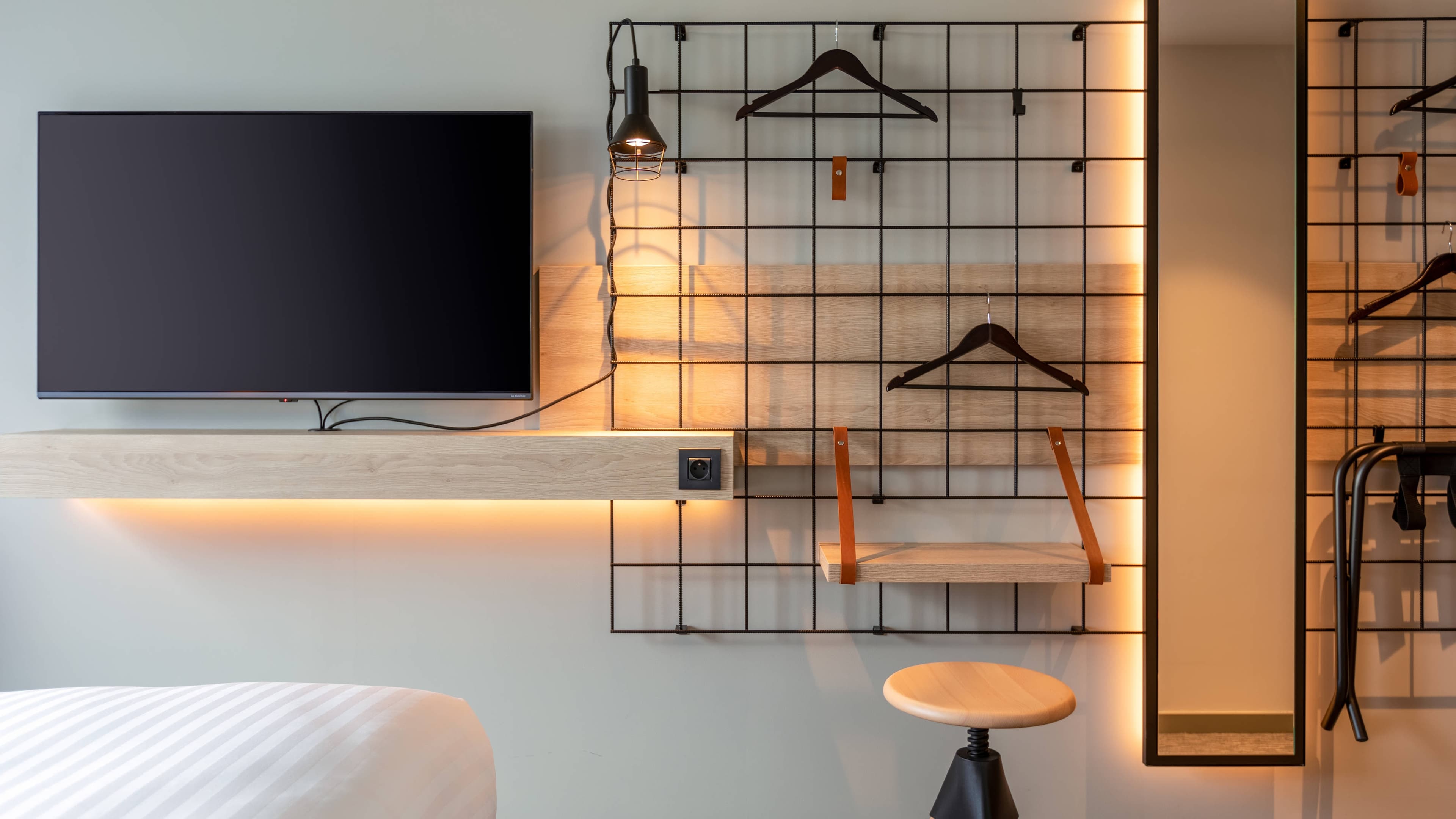 Moxy Sleeper - Image 2