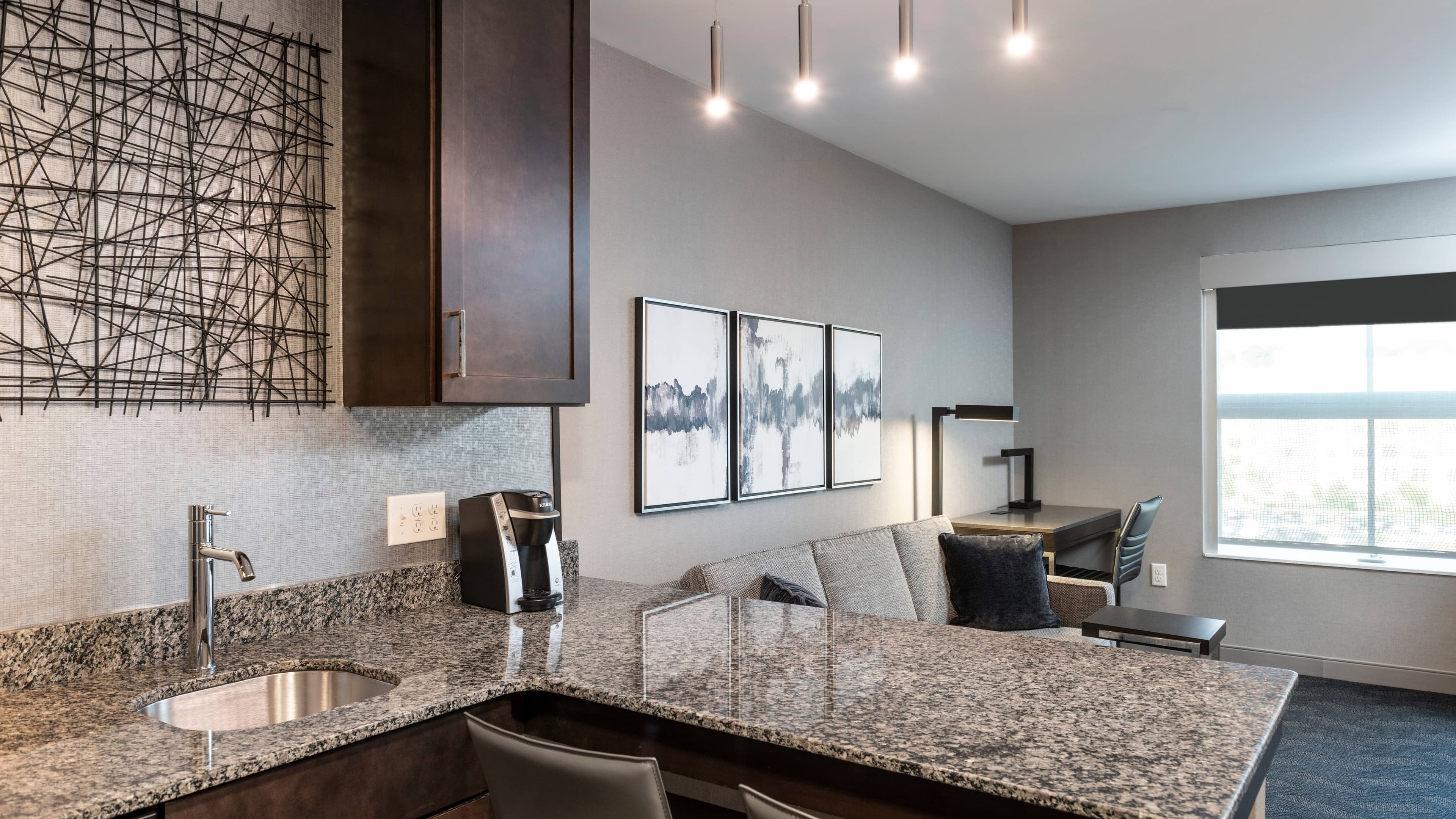 1 Bedroom Suite - Image 8