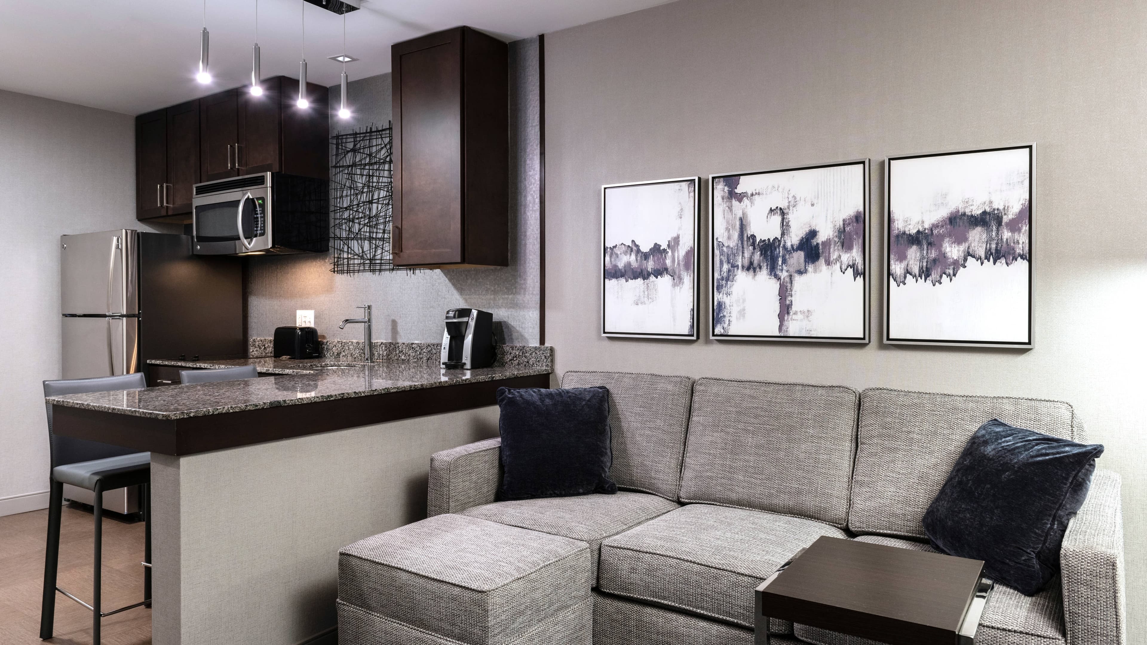 1 Bedroom Suite - Image 1