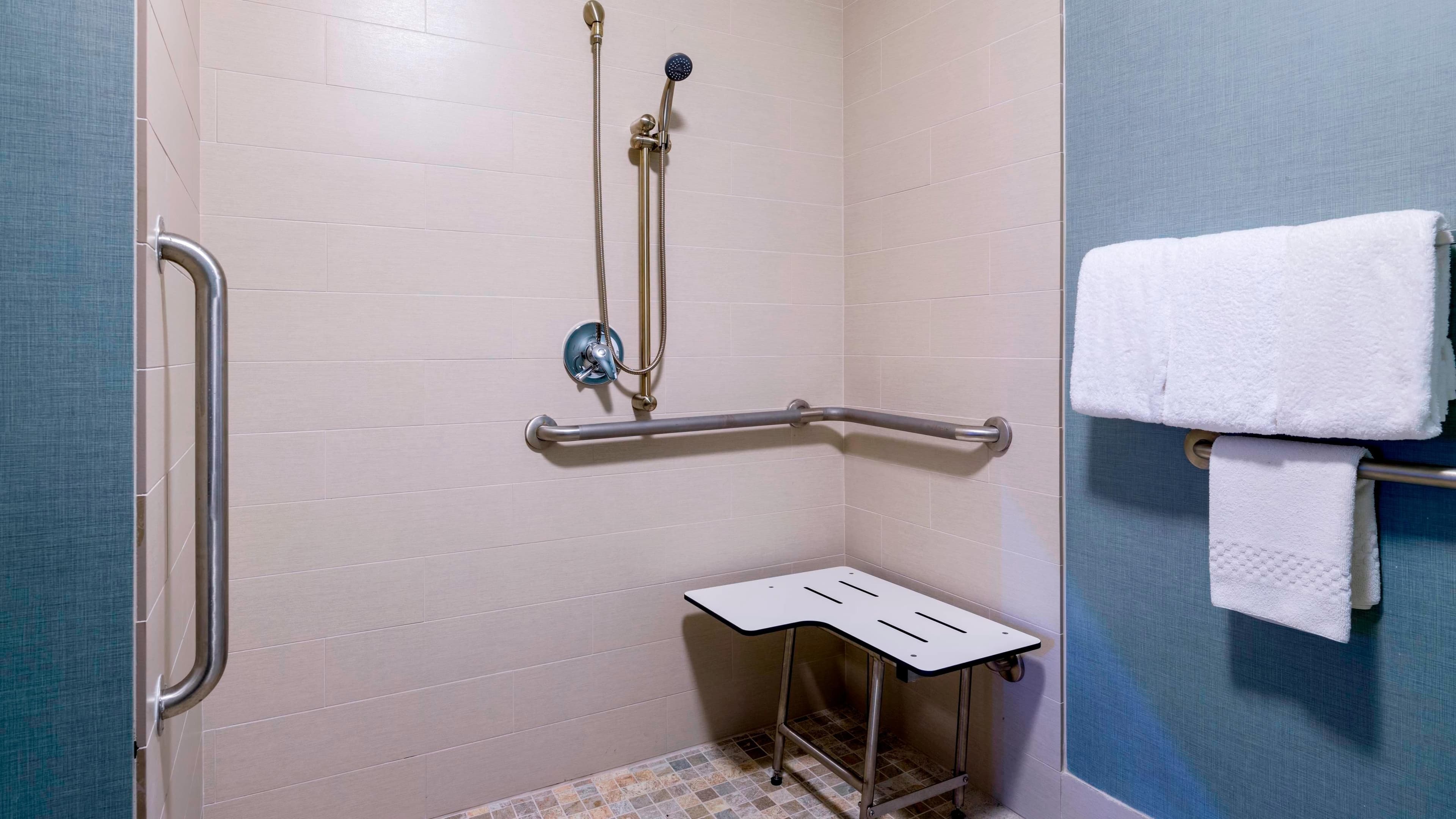 1 Bedroom 2 room Suite - Image 5