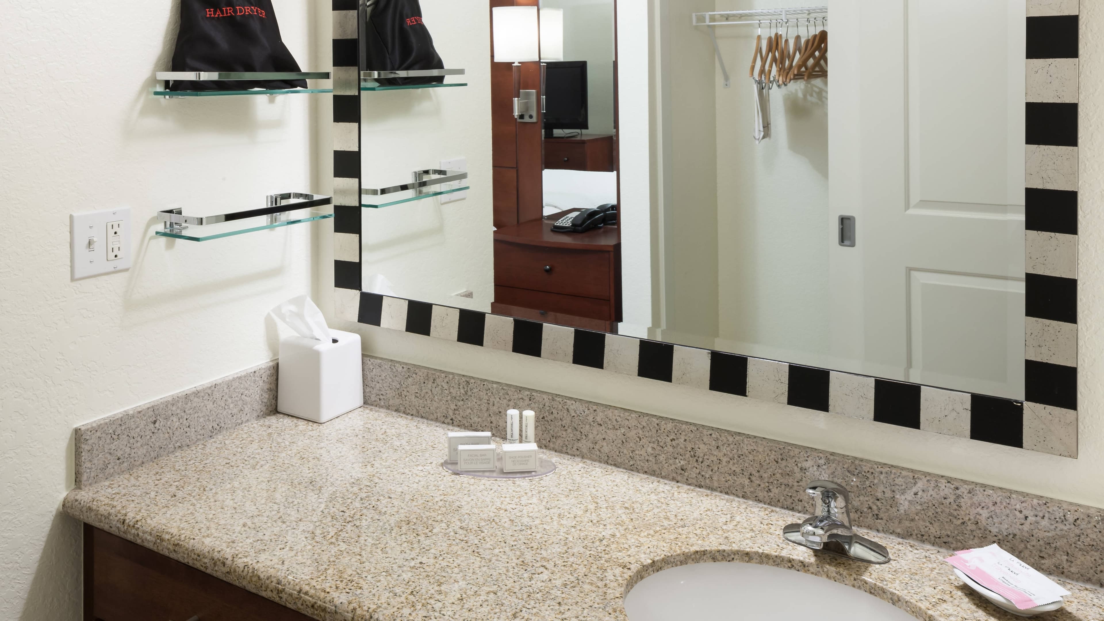 1 Bedroom Suite - Image 5