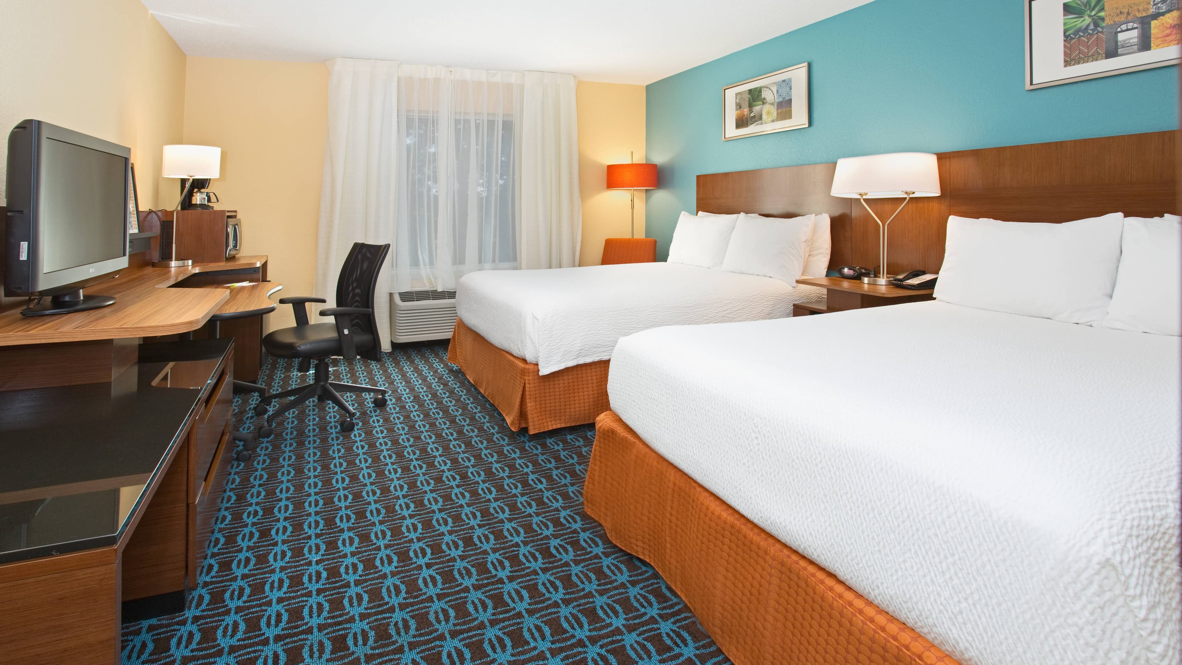 Two Queen Beds - Image 1