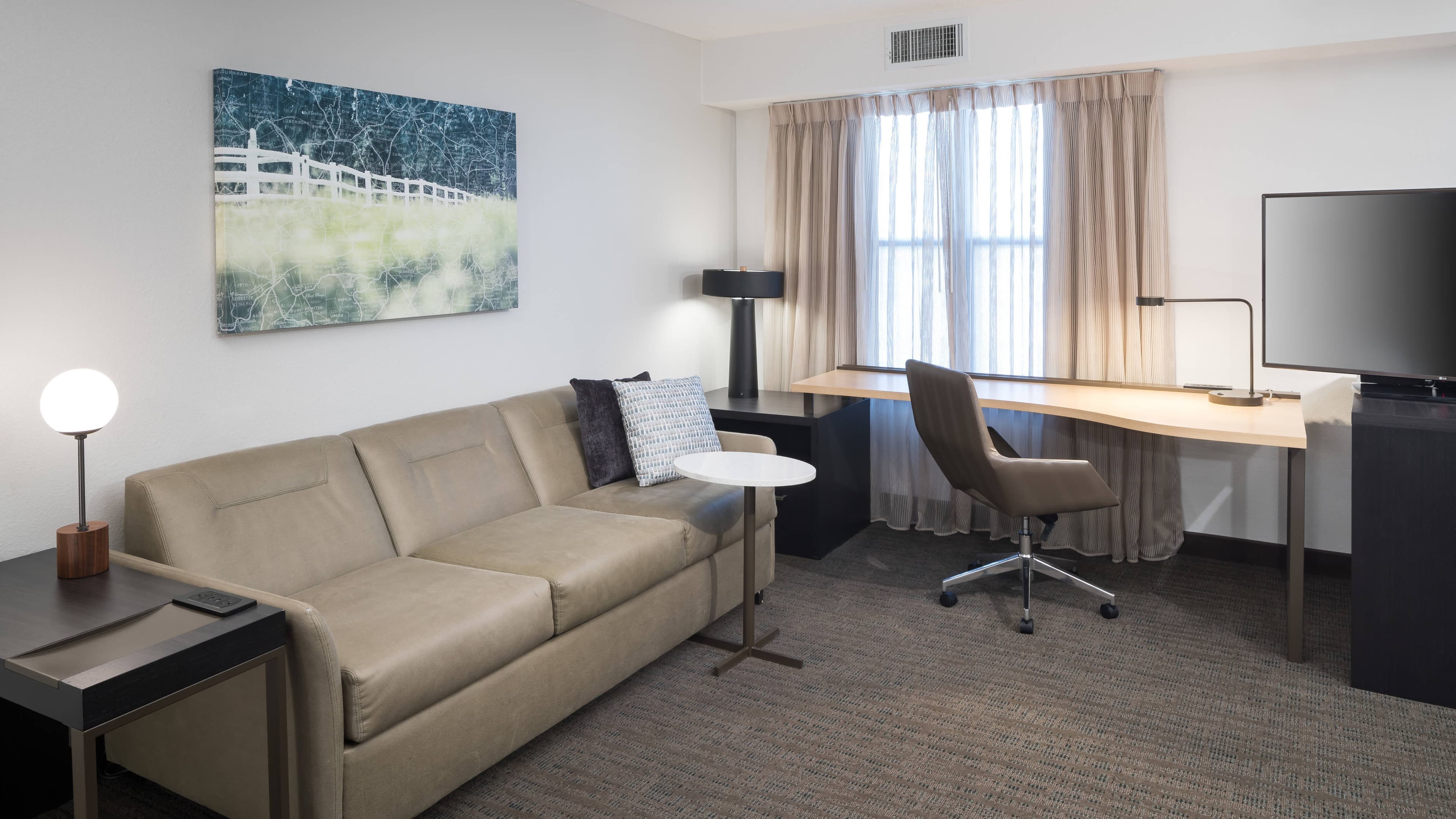 1 Bedroom Suite - Image 2