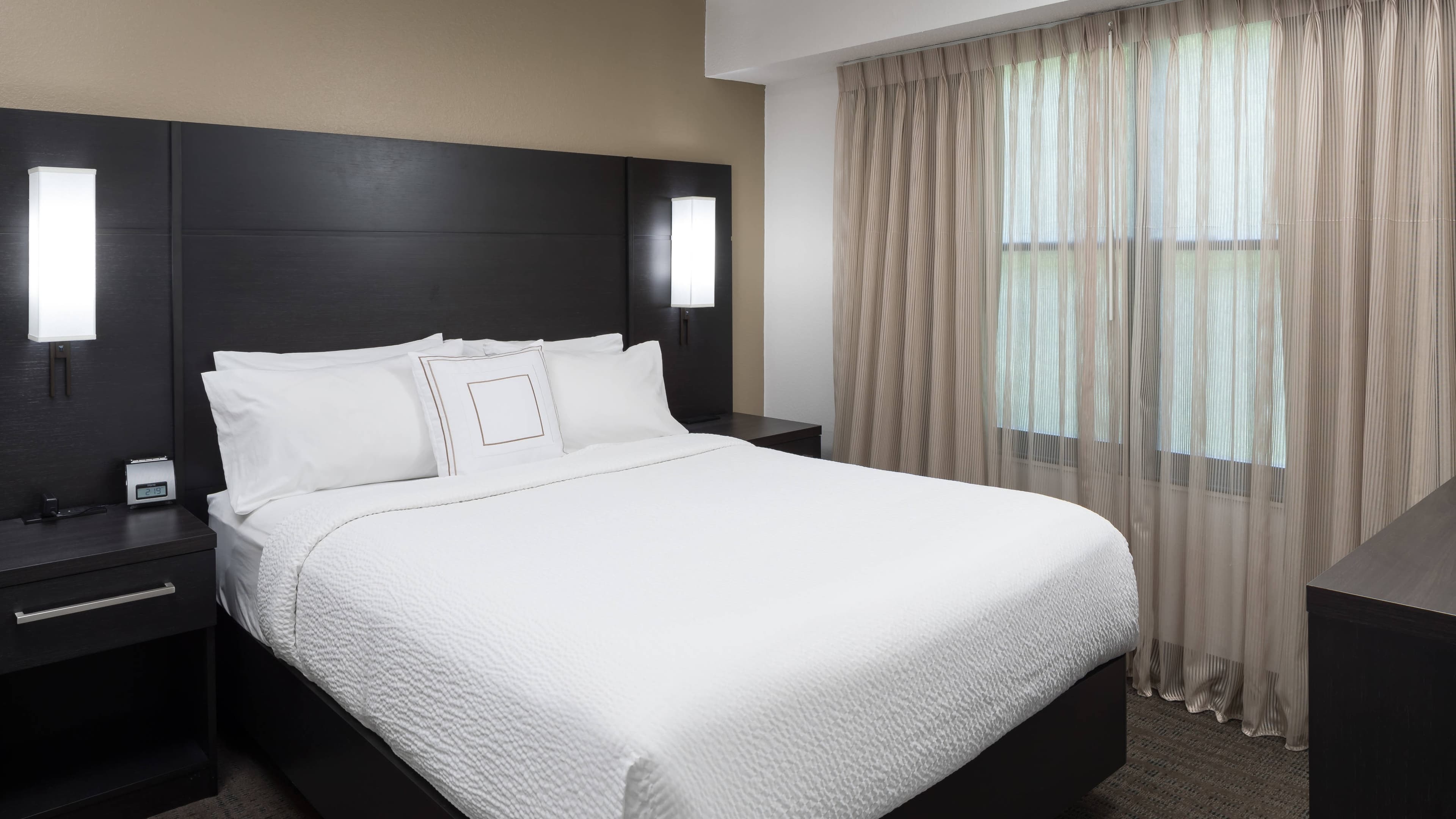 1 Bedroom Suite - Image 4