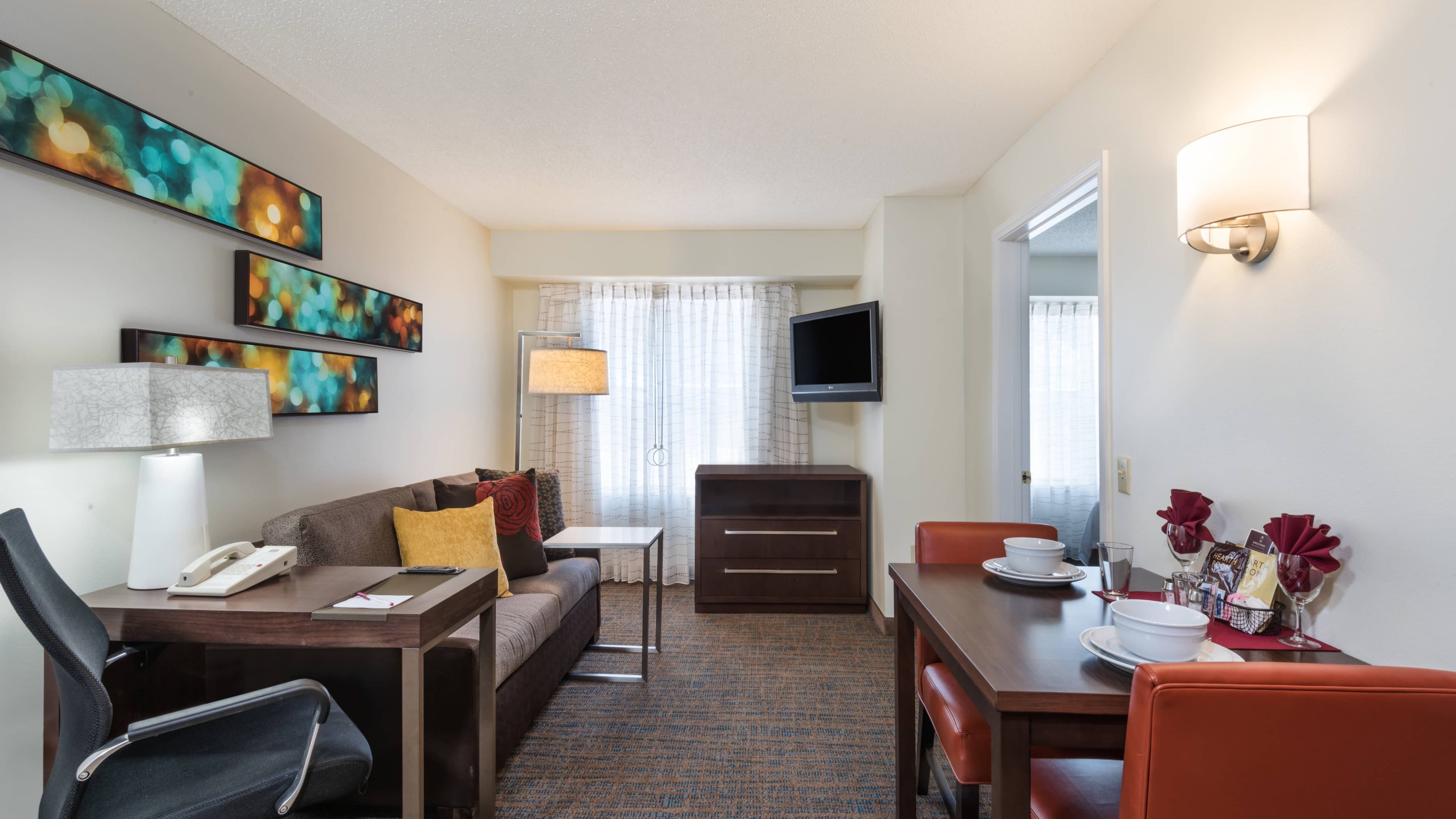 1 Bedroom 2 Room Suite - Image 2