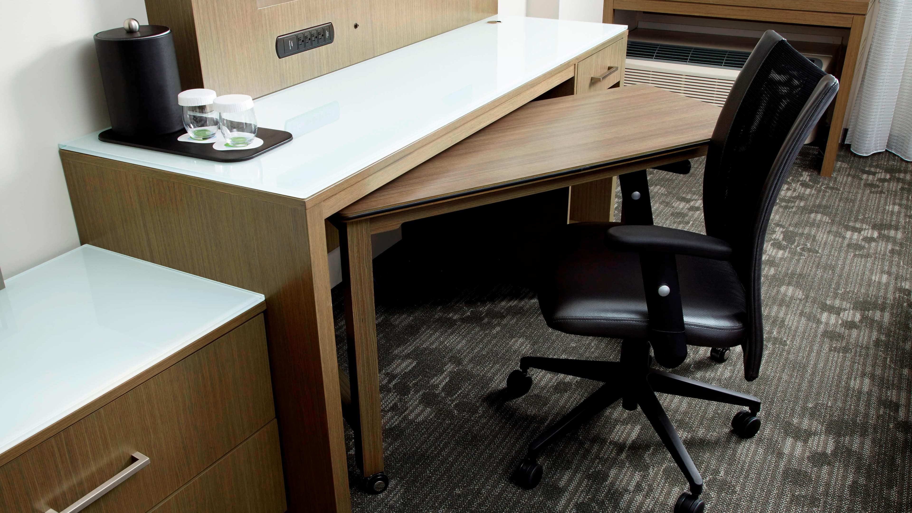 Queen Queen Guest Room - Image 3