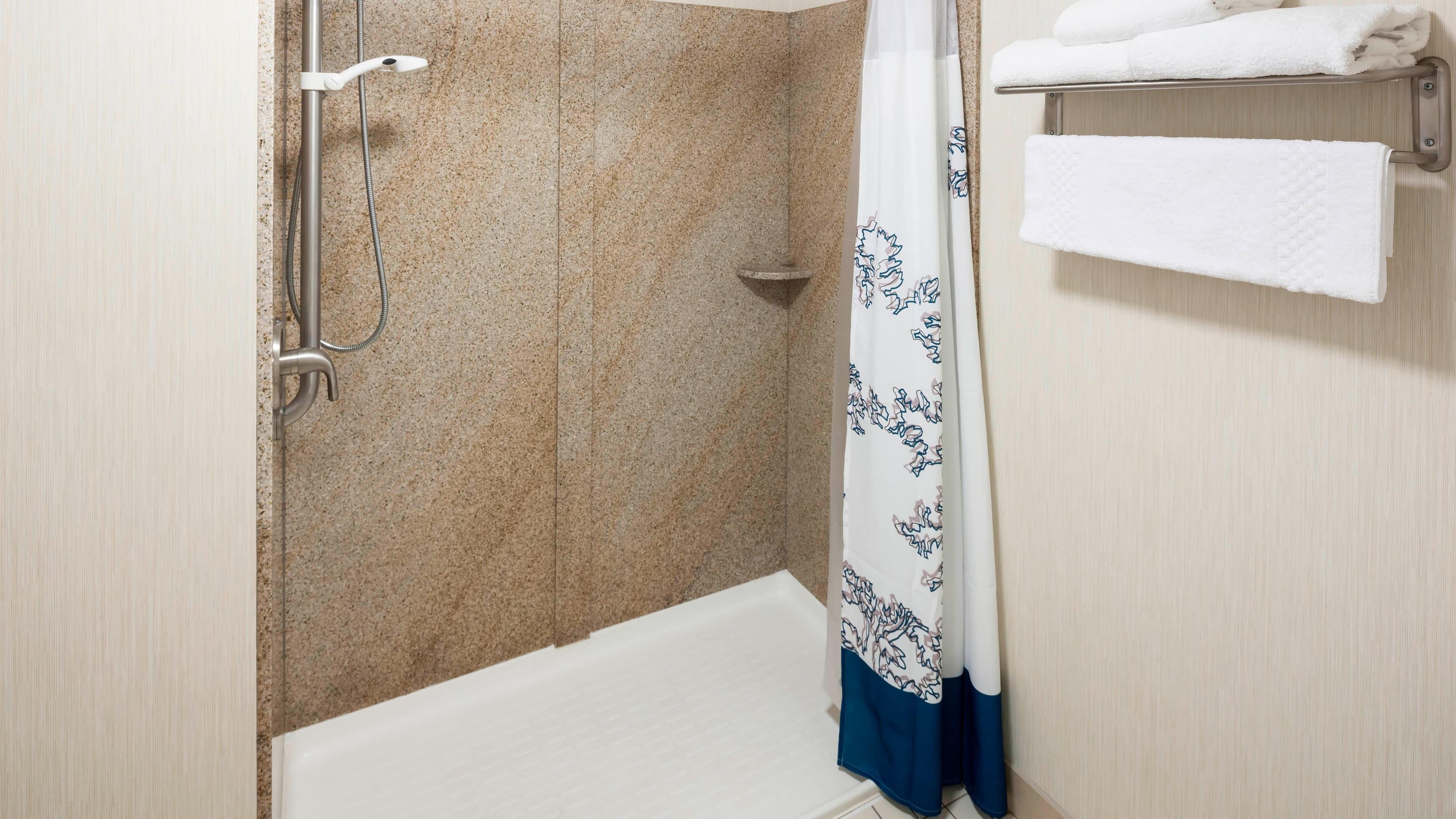 1 King Bed and Sofa bed - Image 5