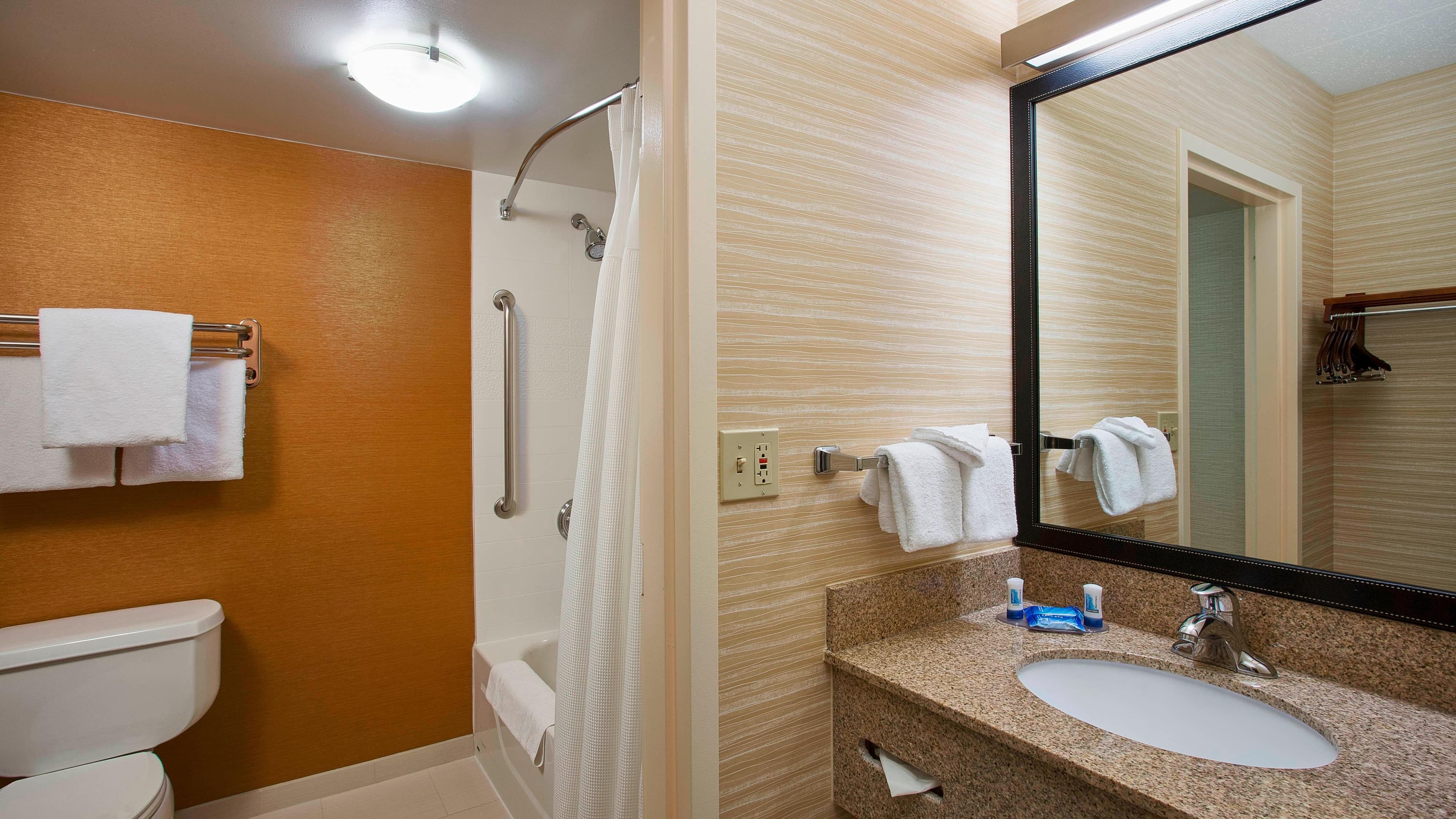 Two Double Bed Guest Room - Image 2