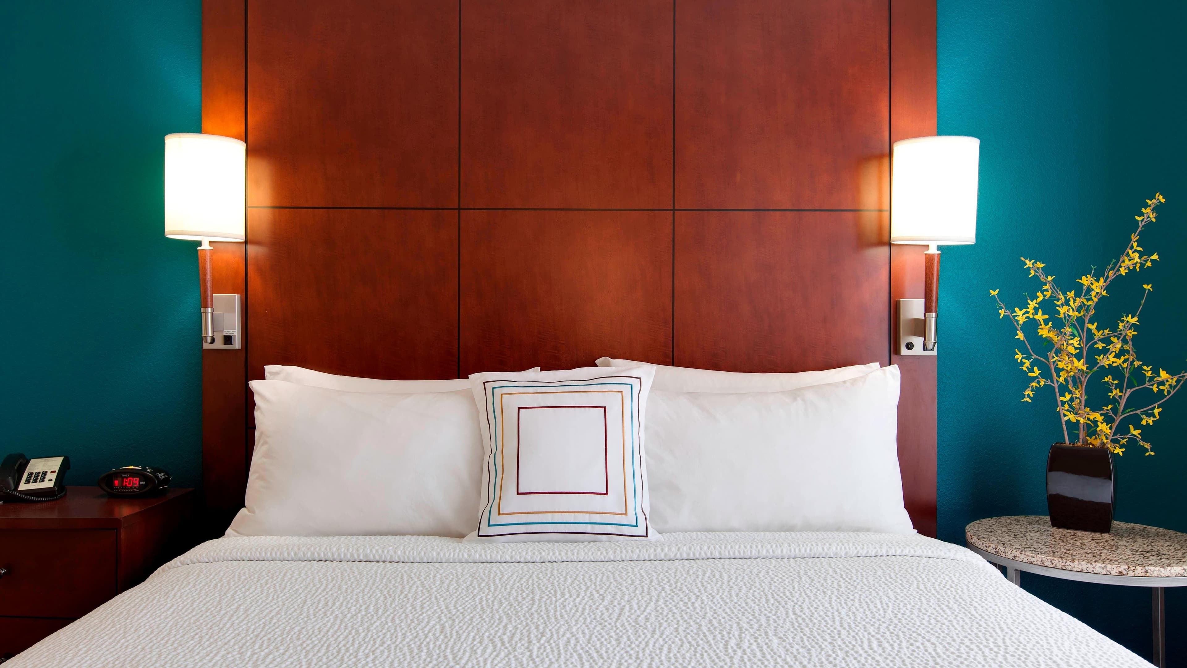 1 Bedroom Suite - Image 1