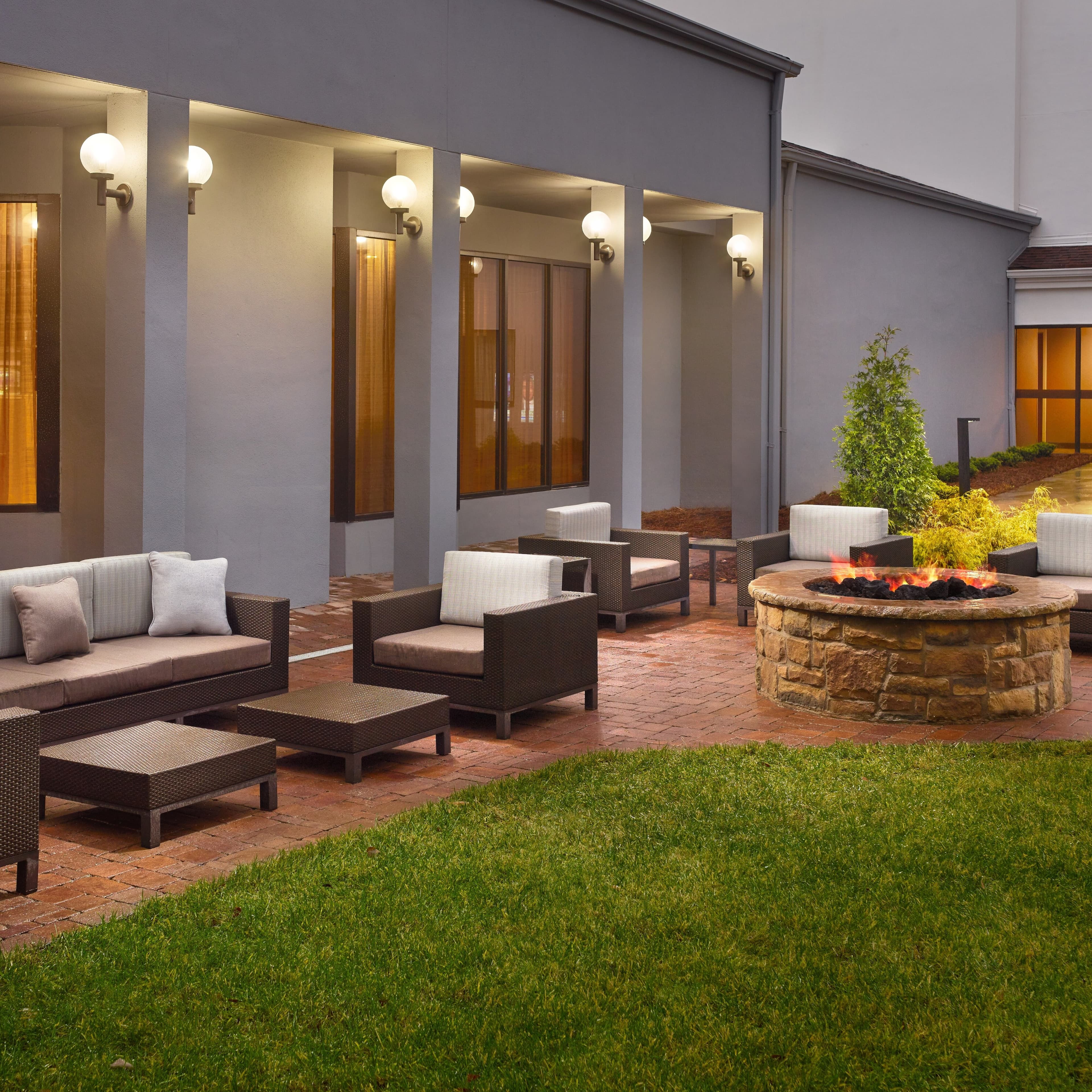 Courtyard Charlotte SouthPark