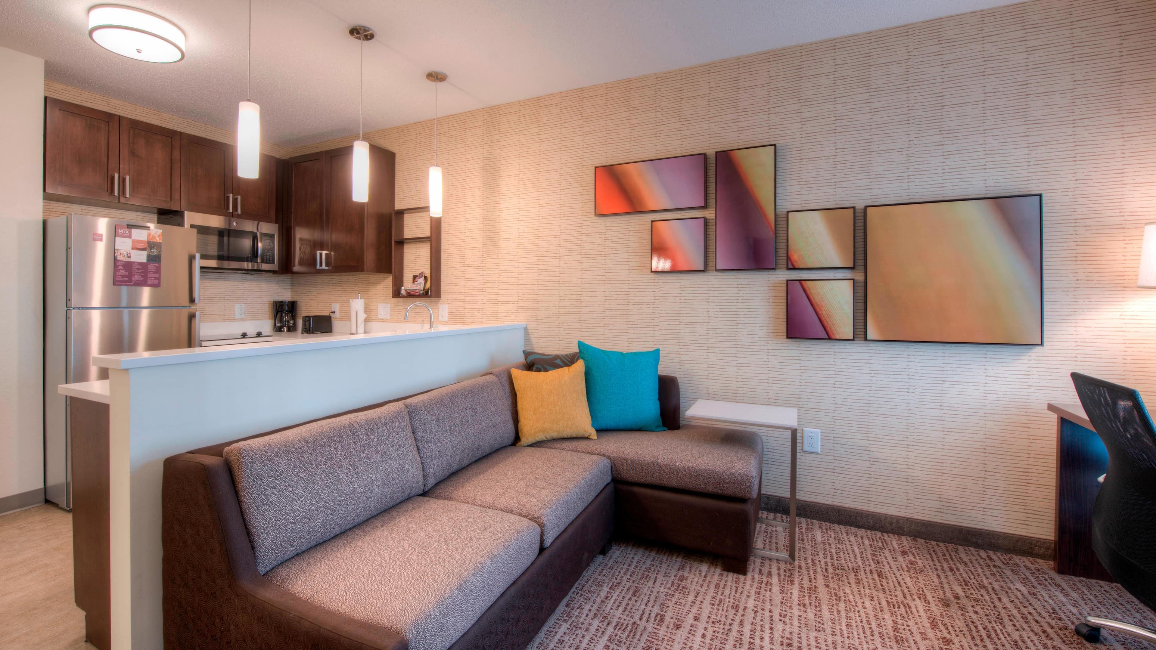 1 Bedroom Suite - Image 1