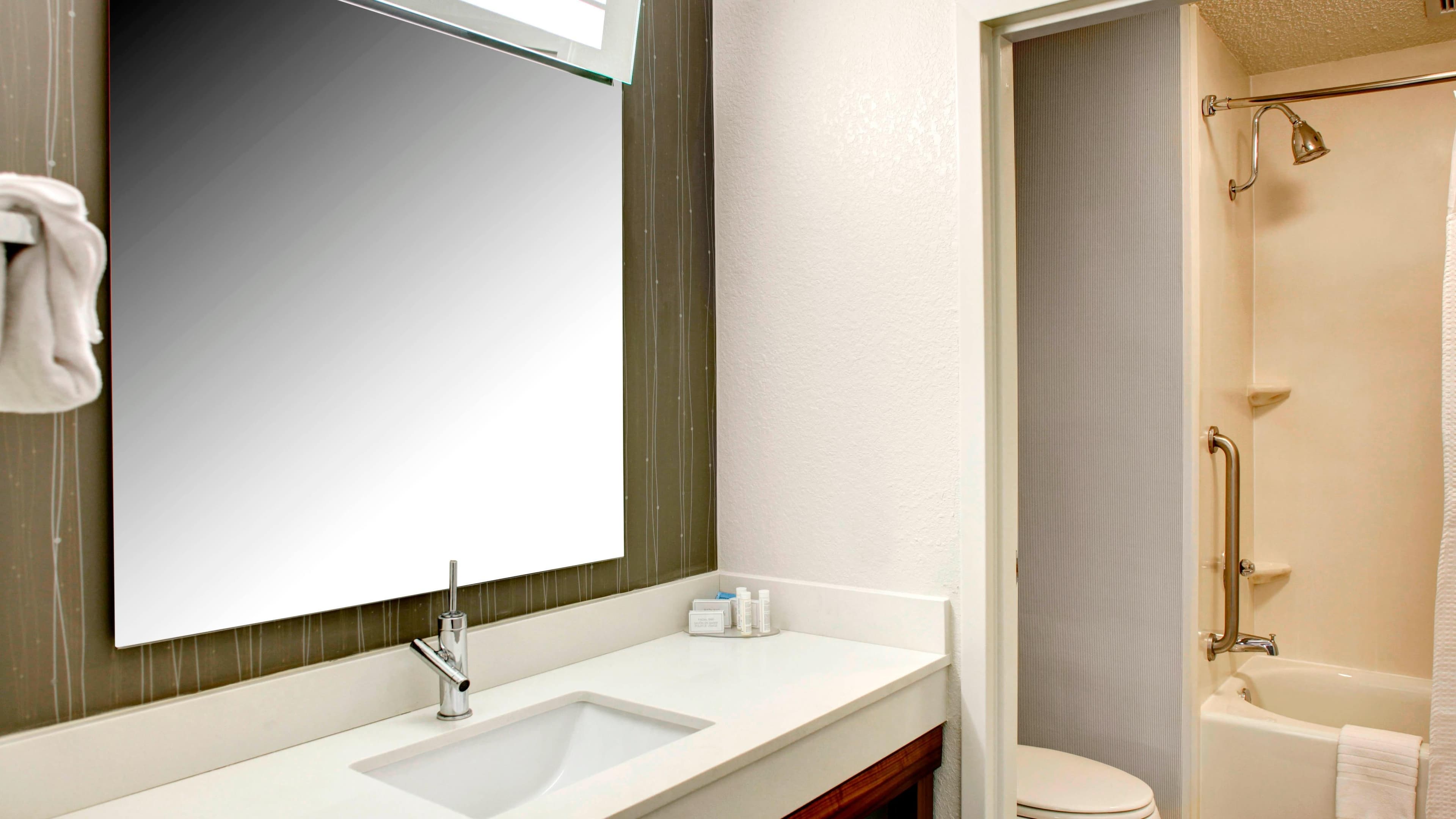 Deluxe Guest room - Image 6