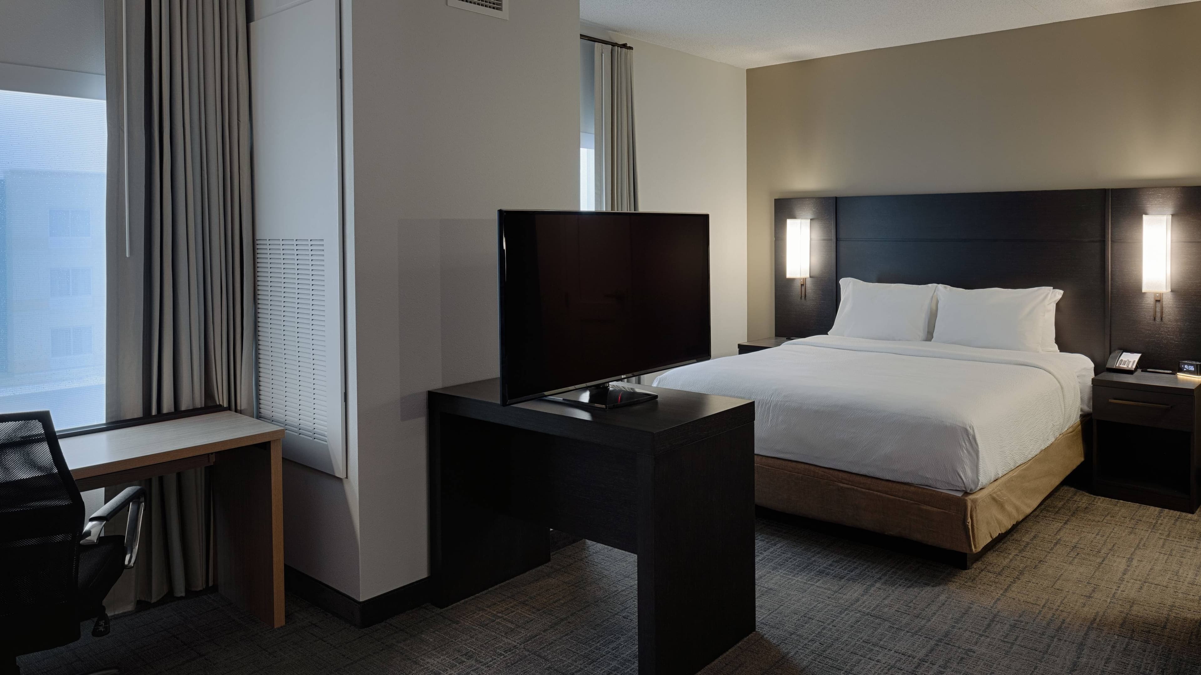 Studio King - Image 1