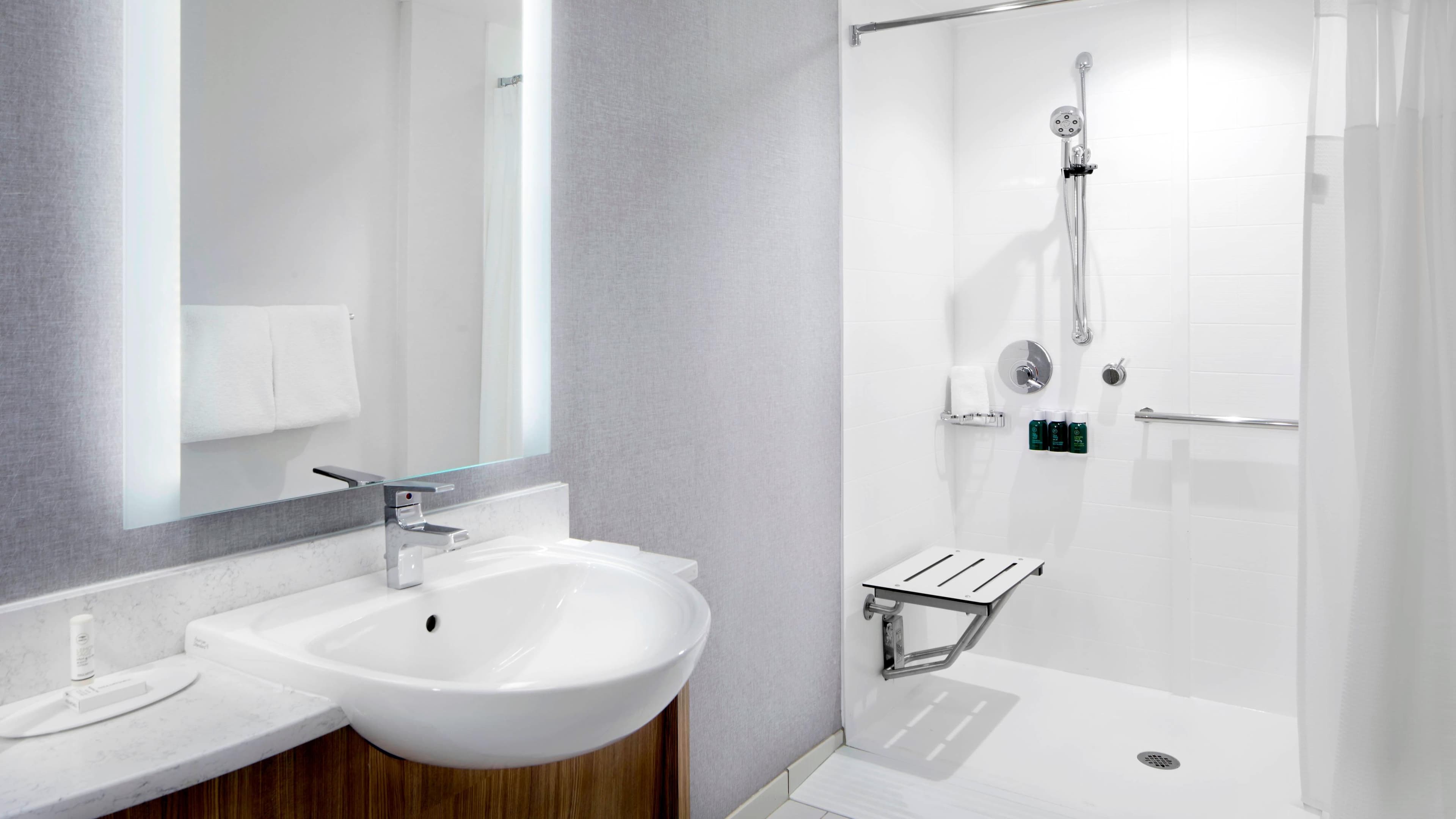 2 Queens Trundle Bed - Image 10