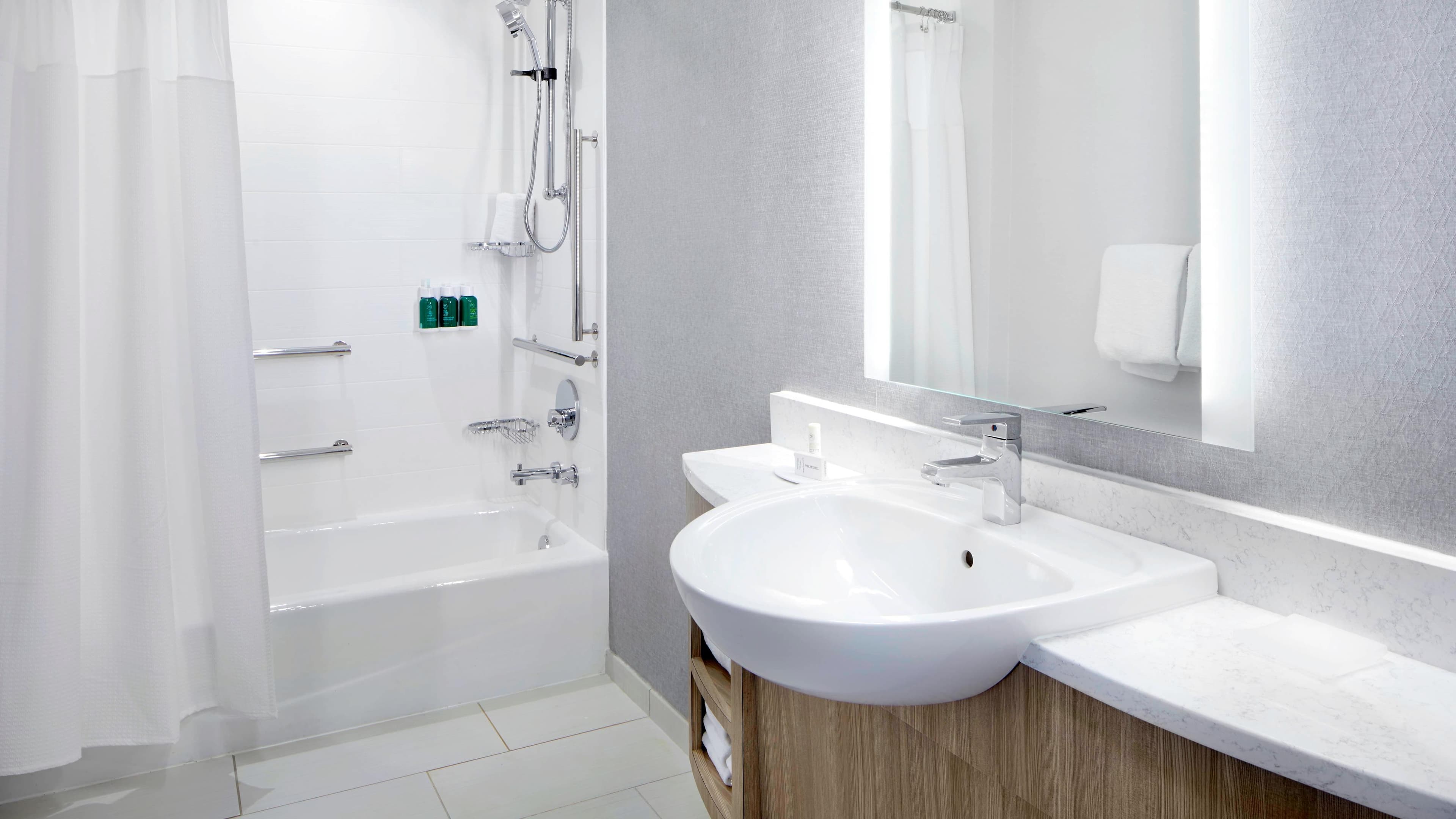 2 Queens Trundle Bed - Image 11