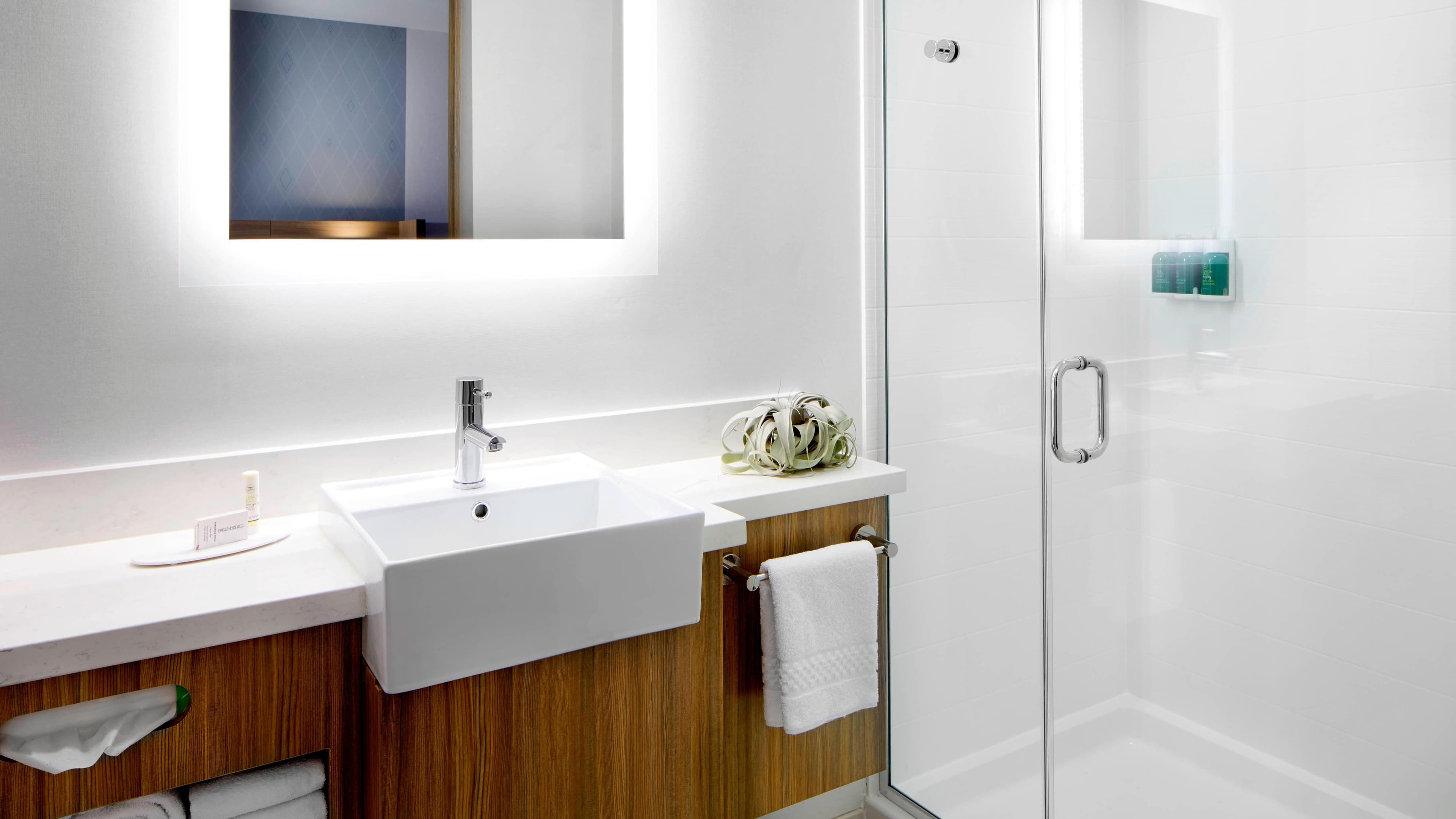 2 Queens Trundle Bed - Image 8