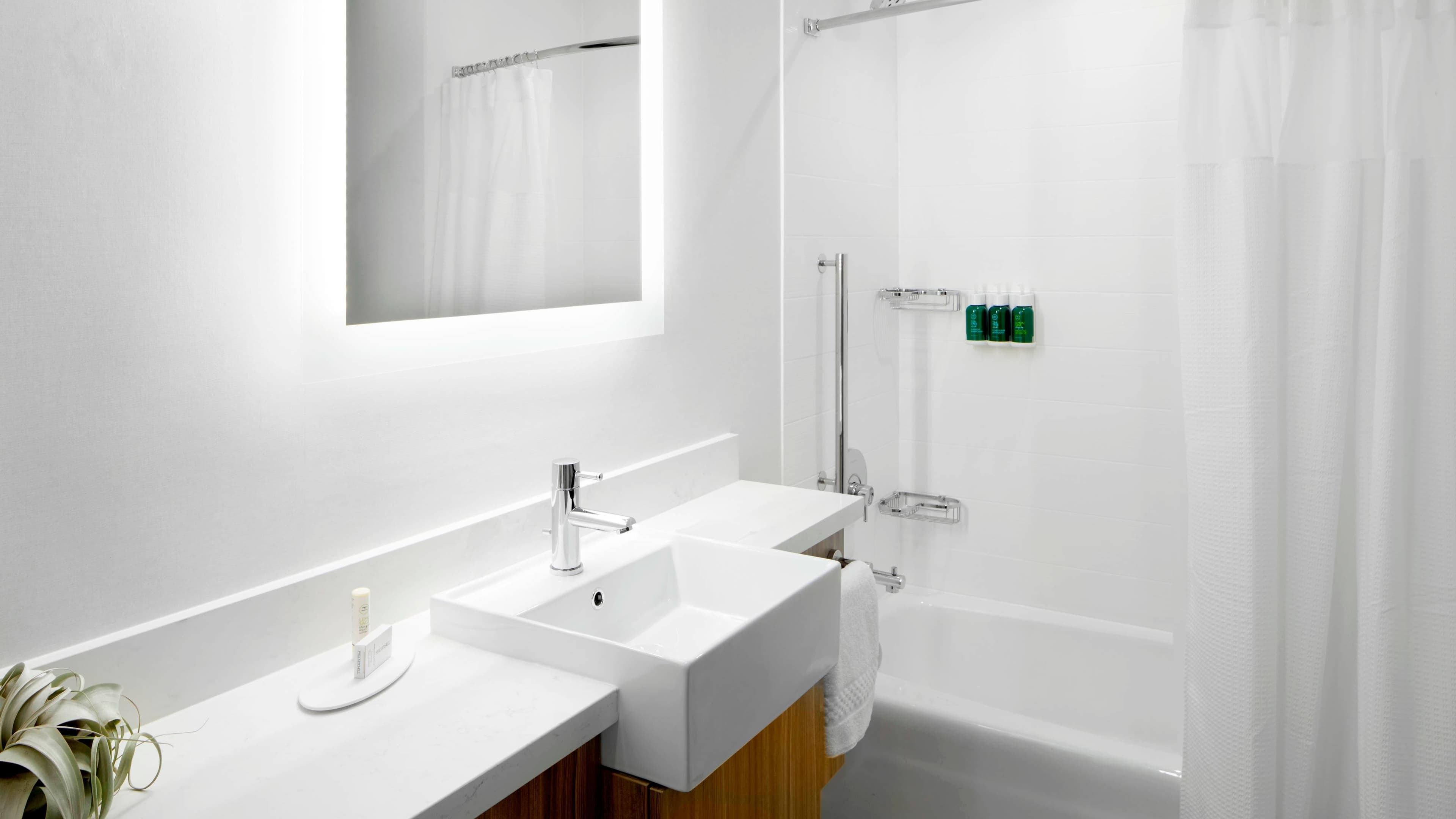 2 Queens Trundle Bed - Image 9