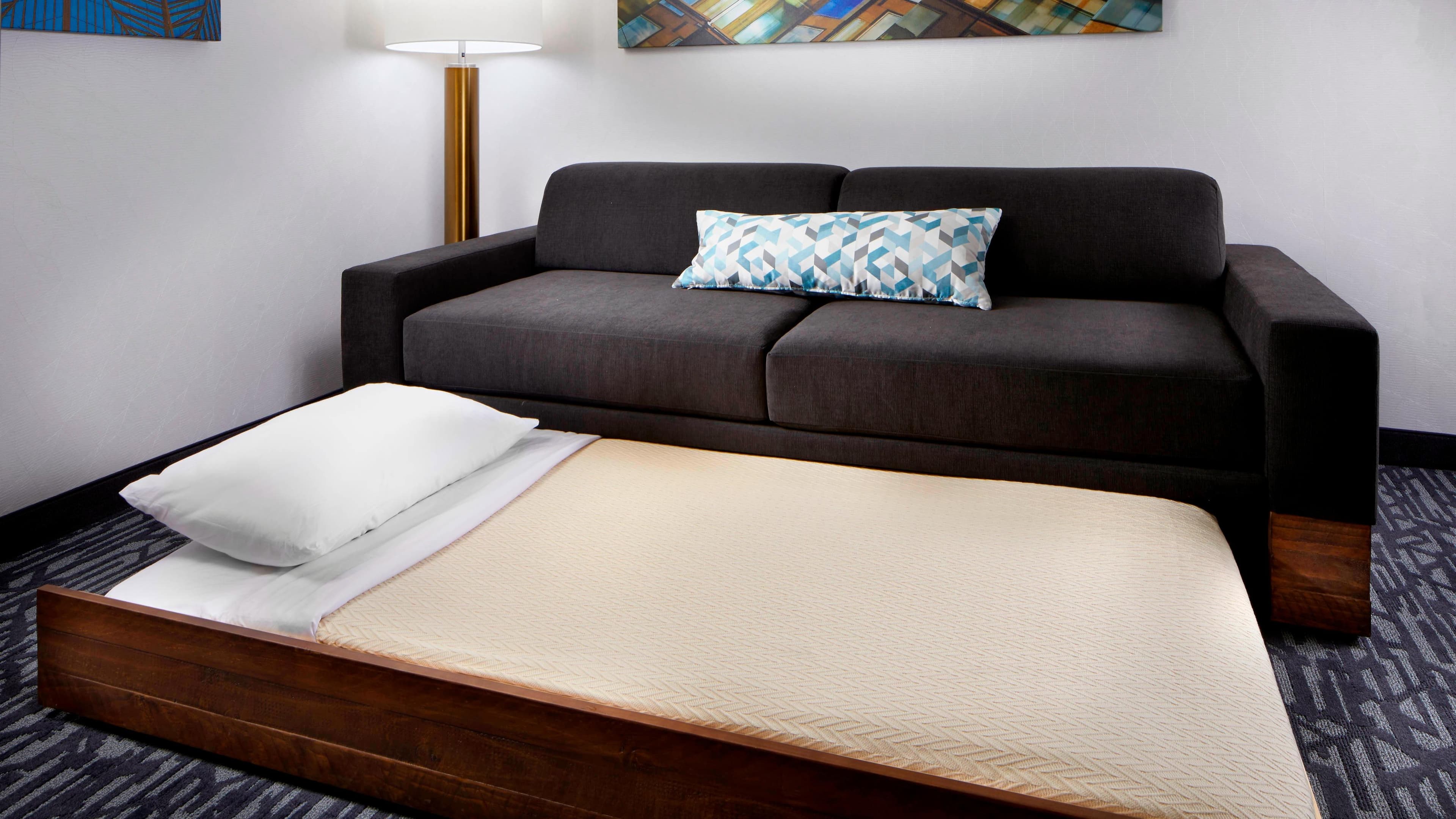 2 Queens Trundle Bed - Image 3