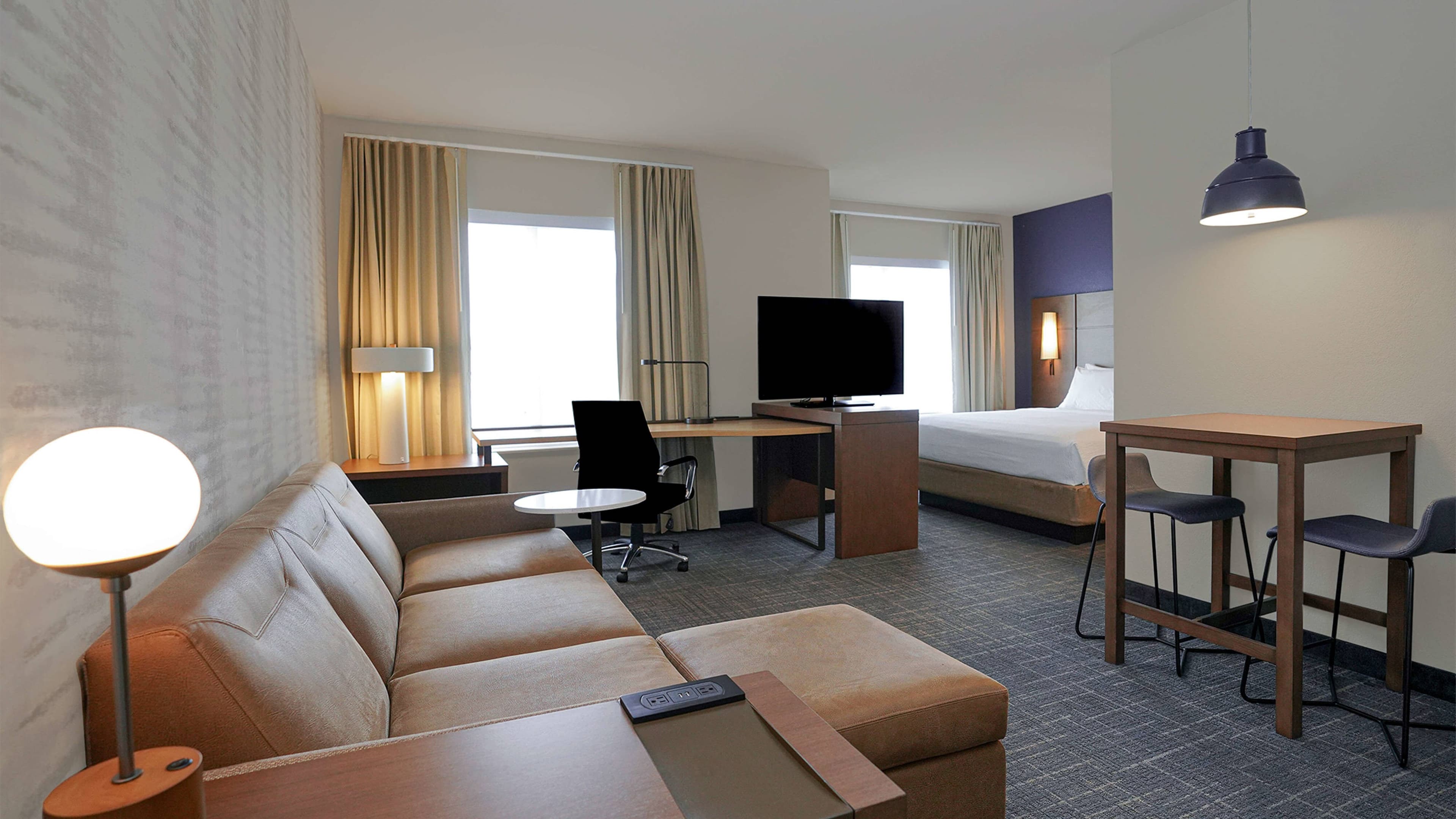 Studio King - Image 2