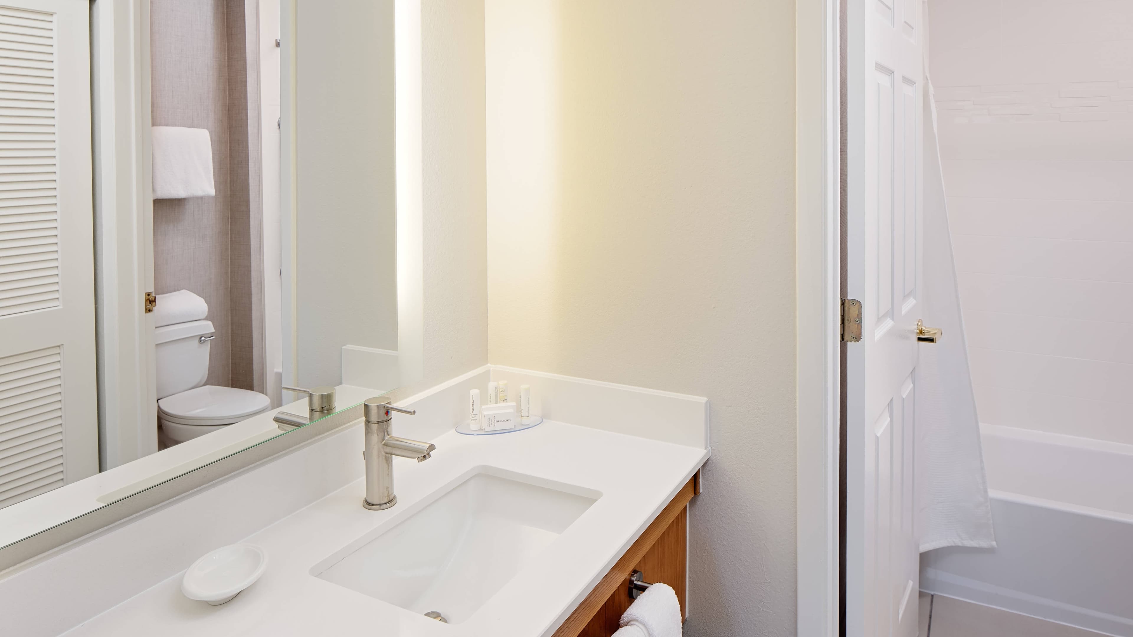 1 Bedroom Suite - Image 4