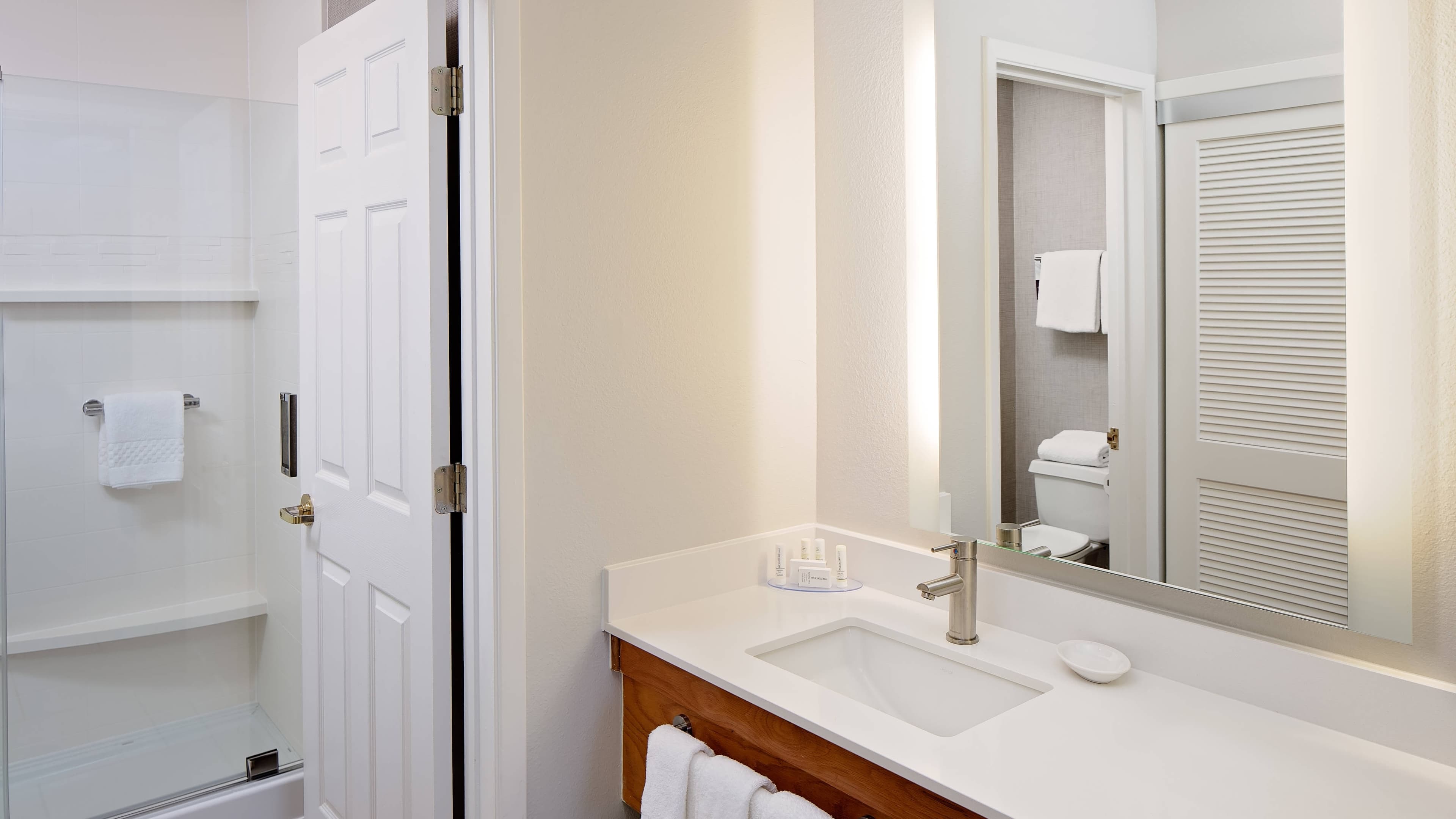 1 Bedroom Suite - Image 5