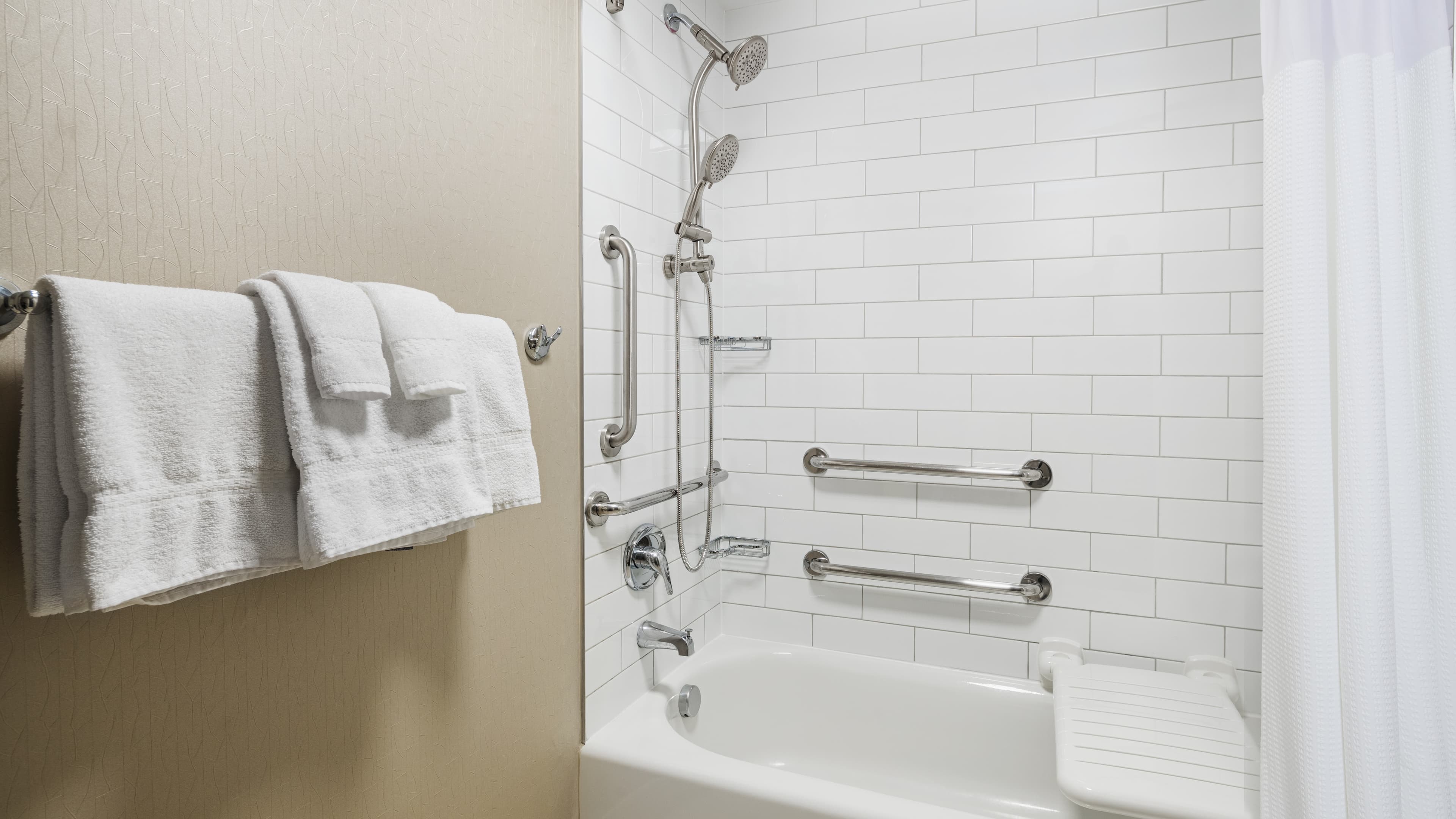 1 Bedroom Studio Suite - Image 7