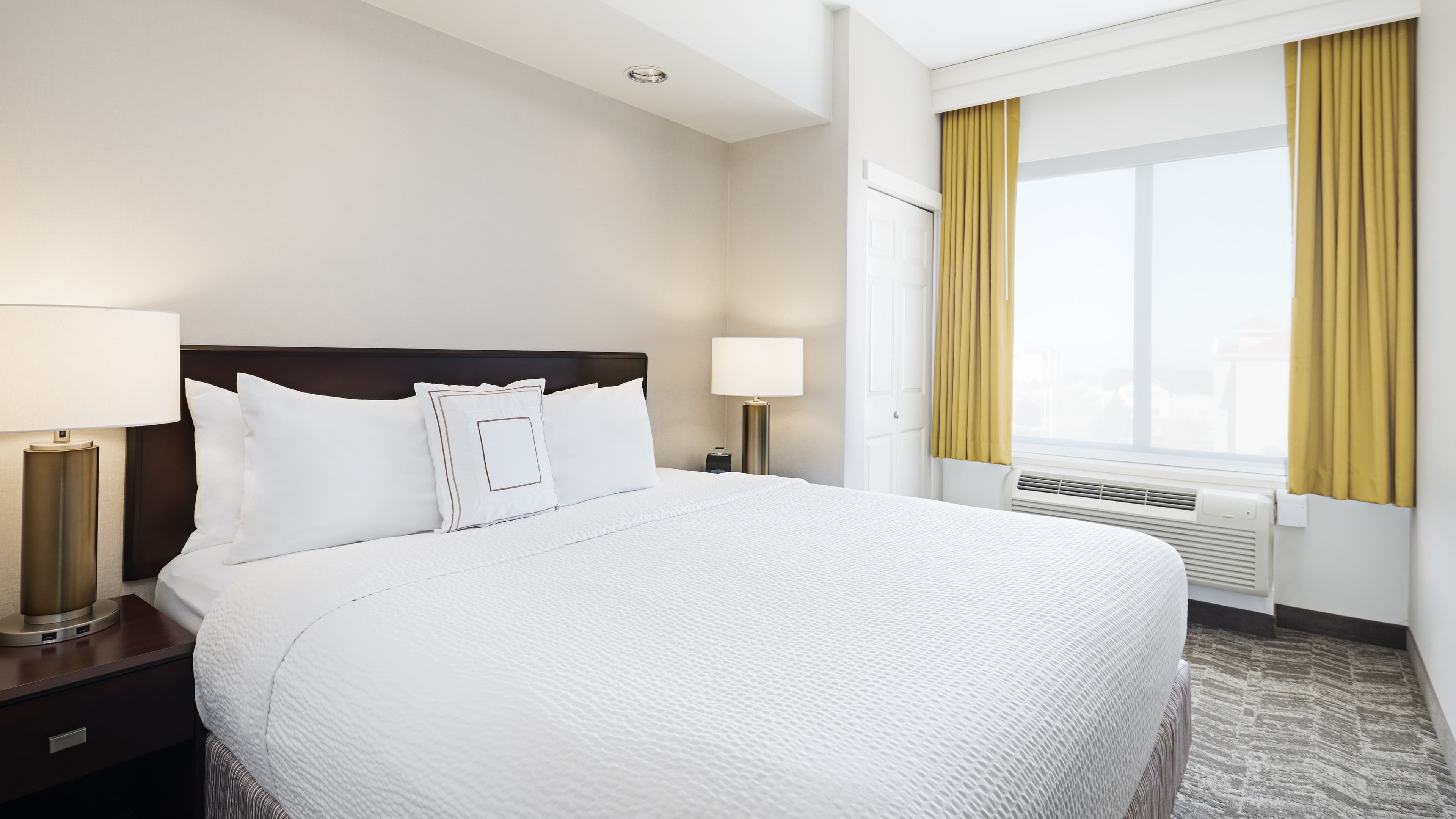 1 Bedroom Studio Suite - Image 3