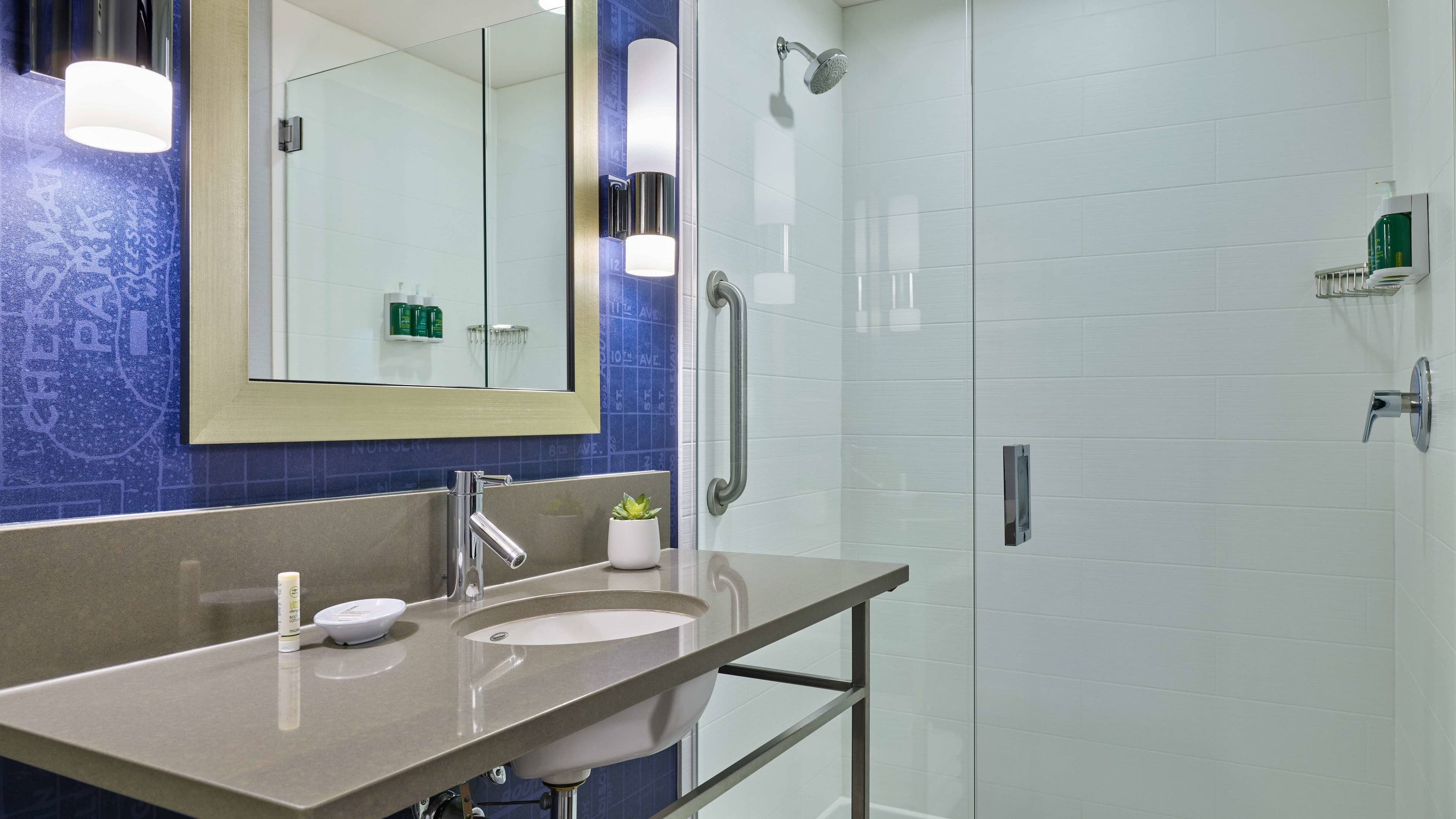 Standard King Suite - Image 6