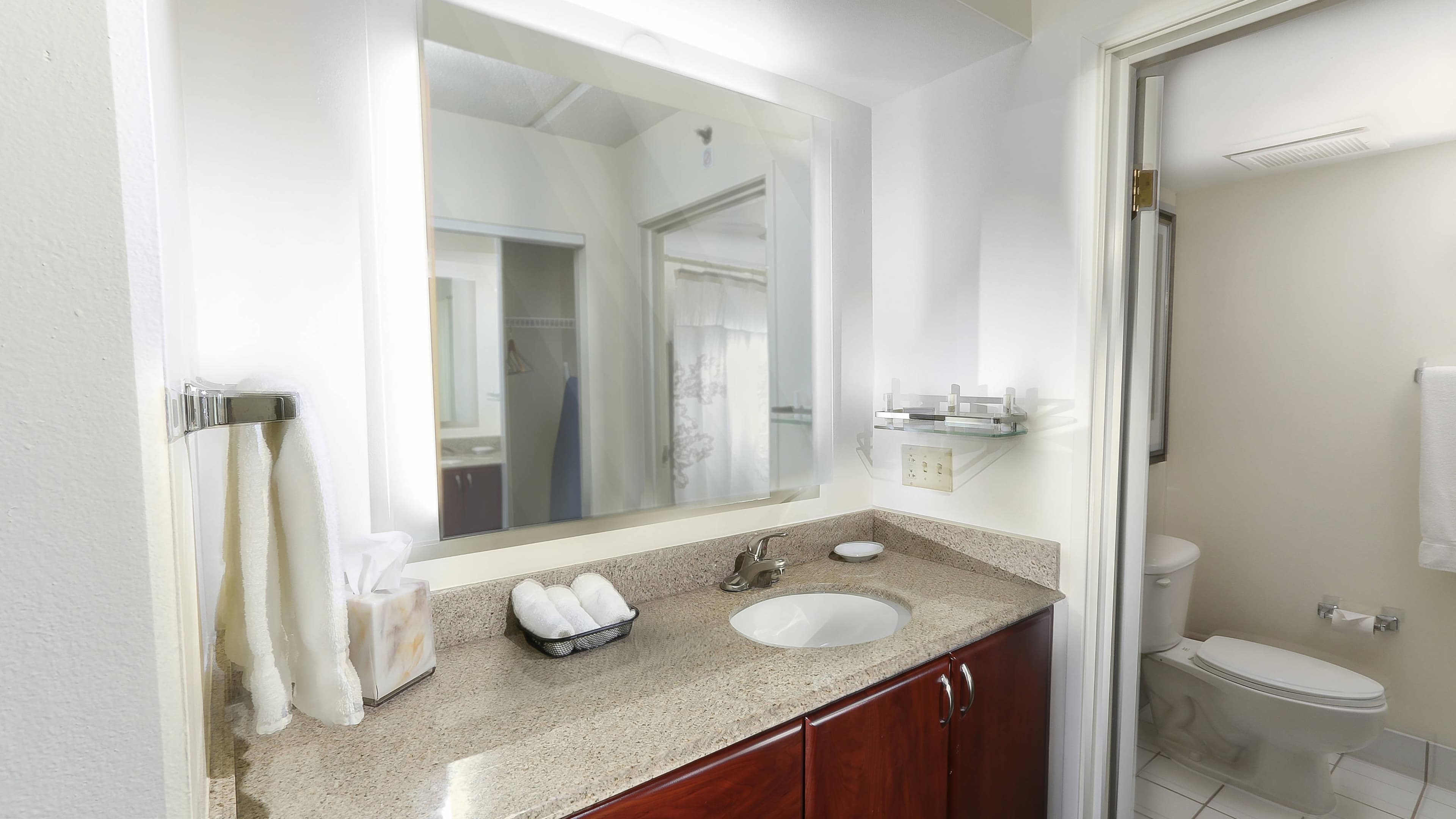 1 Bedroom Suite - Image 6