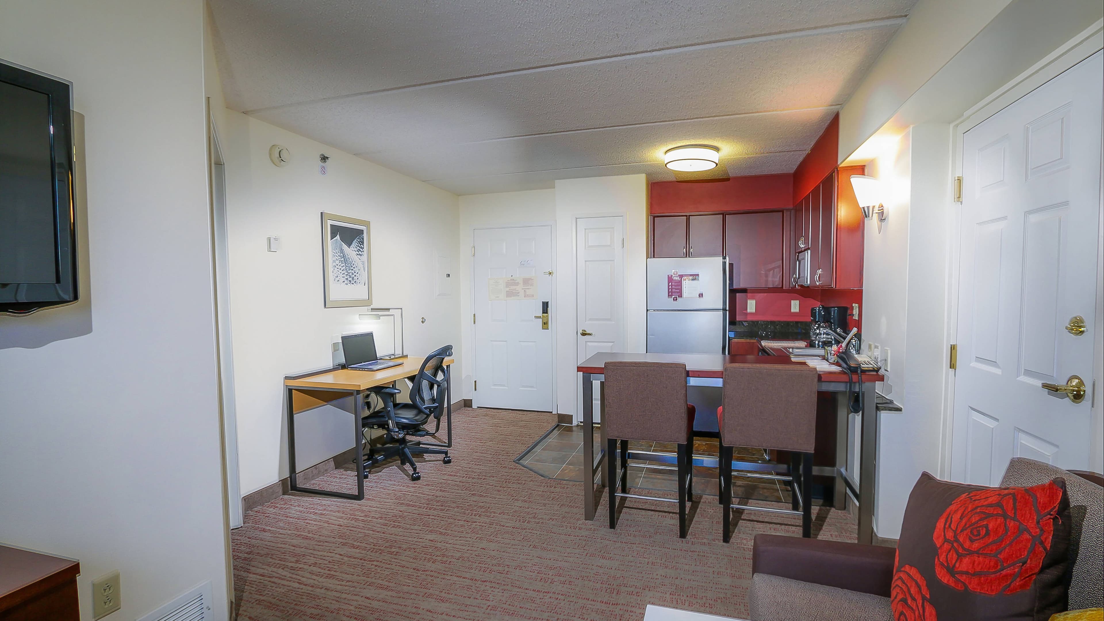 1 Bedroom Suite - Image 4