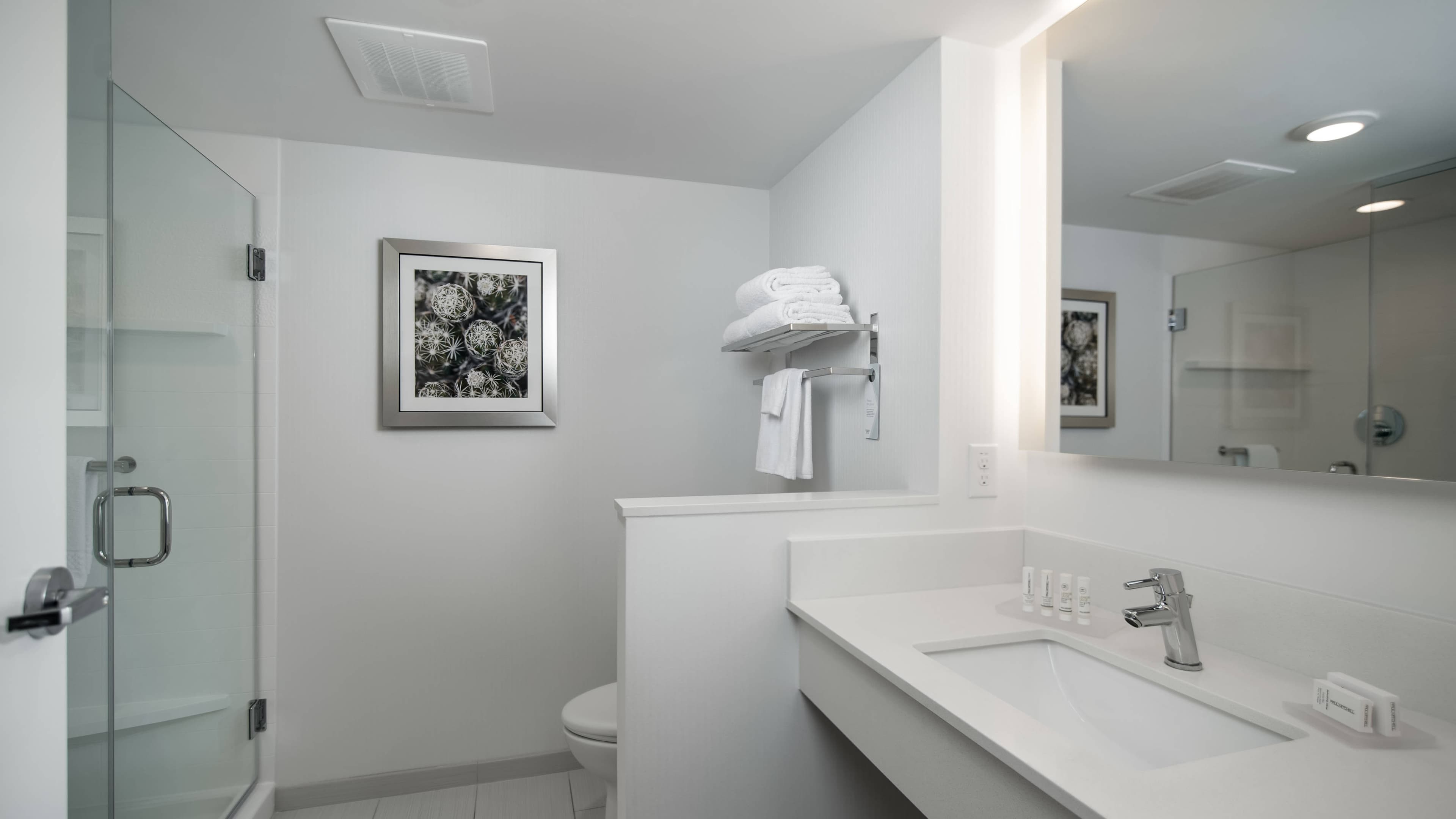 King Guest Room - Image 3