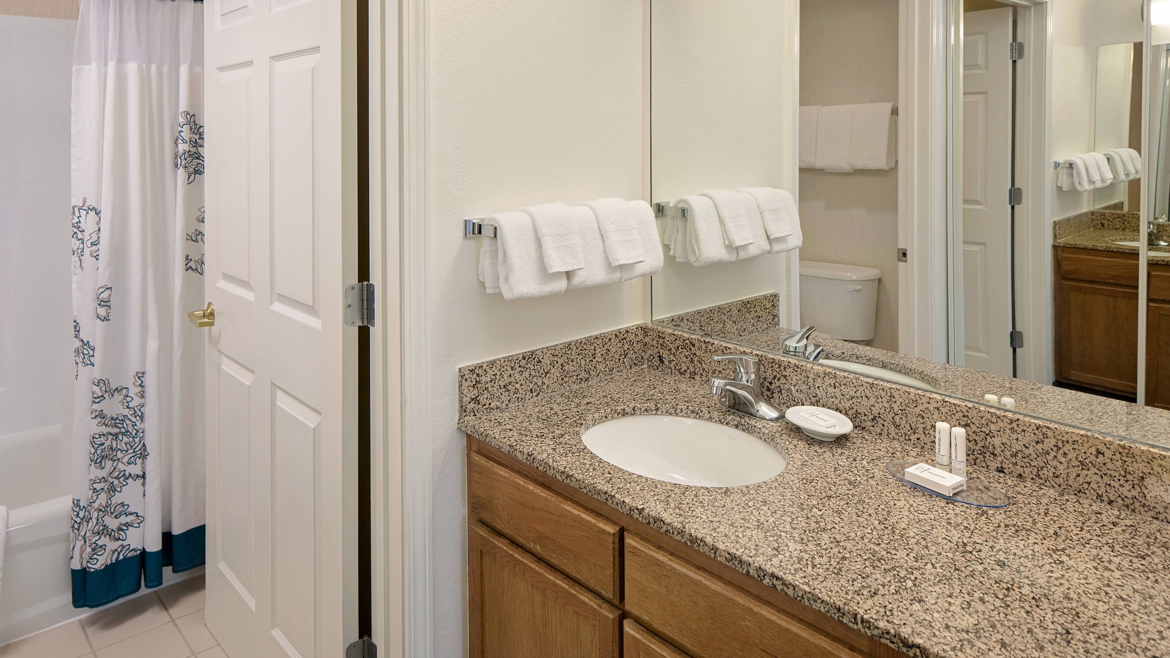 1 Bedroom Suite - Image 2