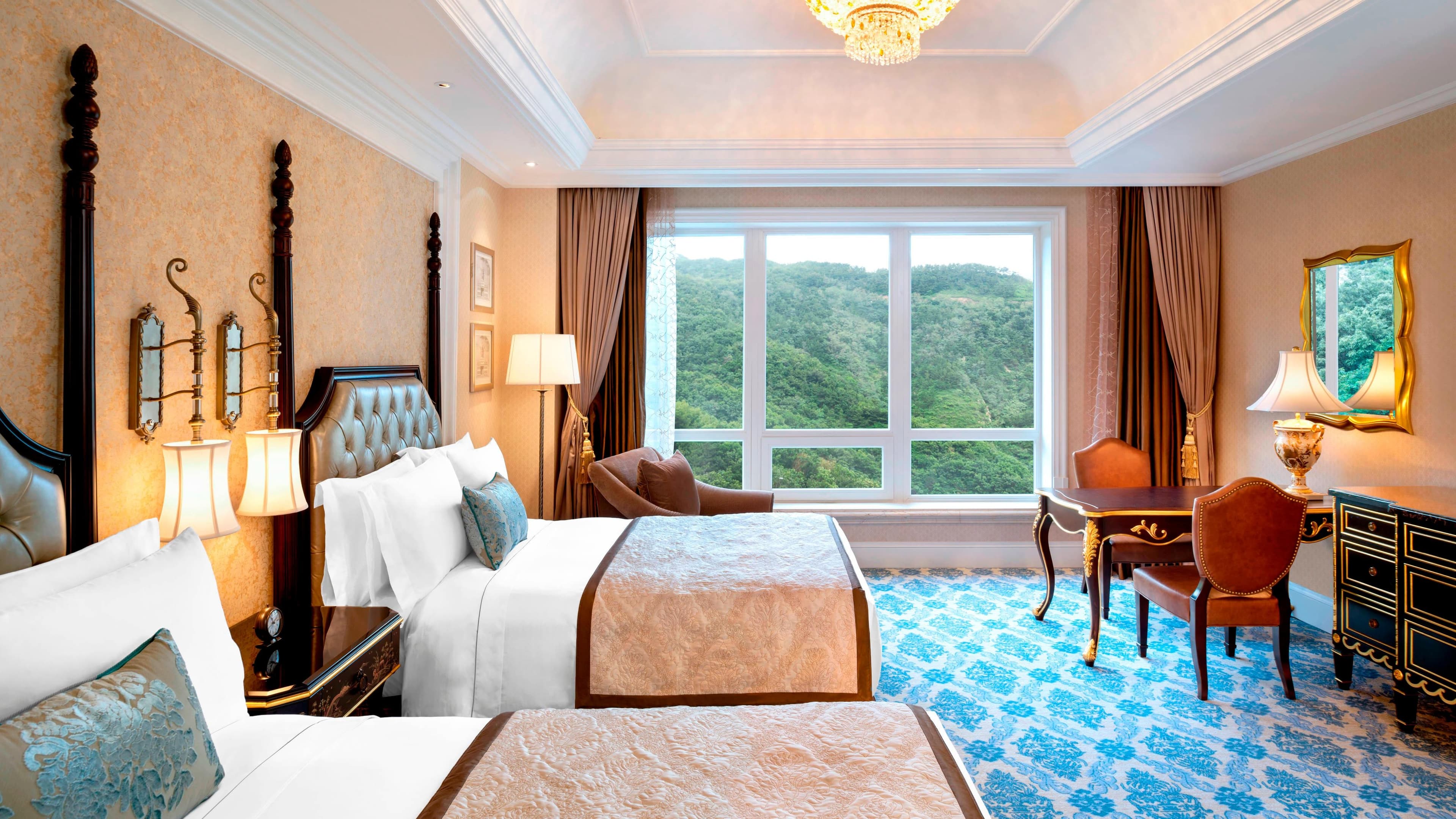 Deluxe Mountain Room - Image 2