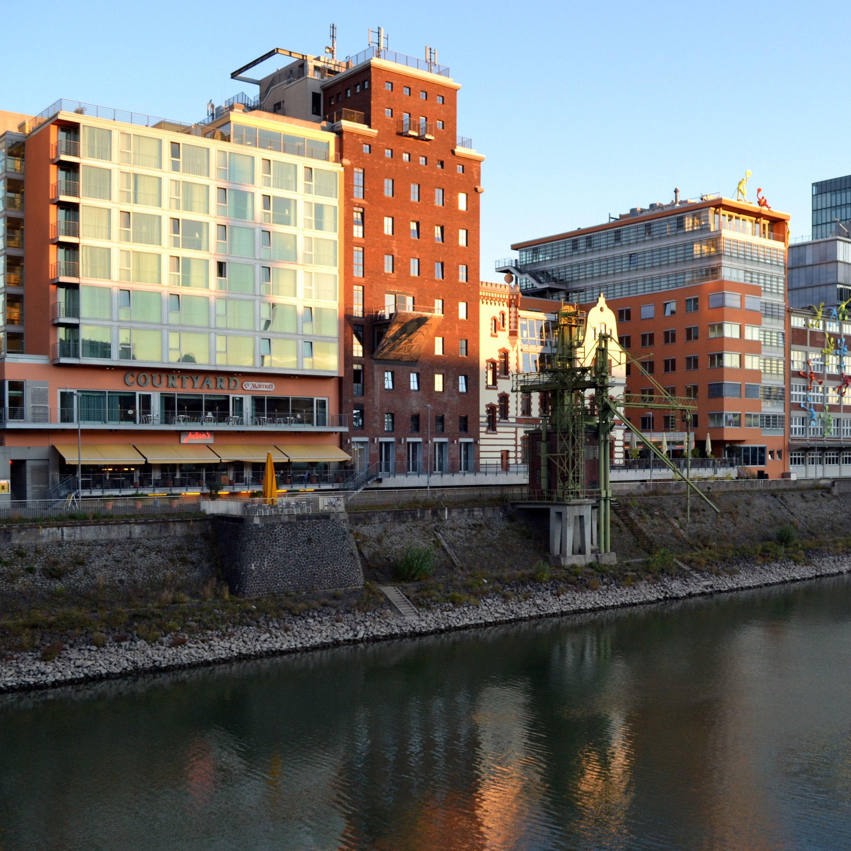 Courtyard Duesseldorf Hafen