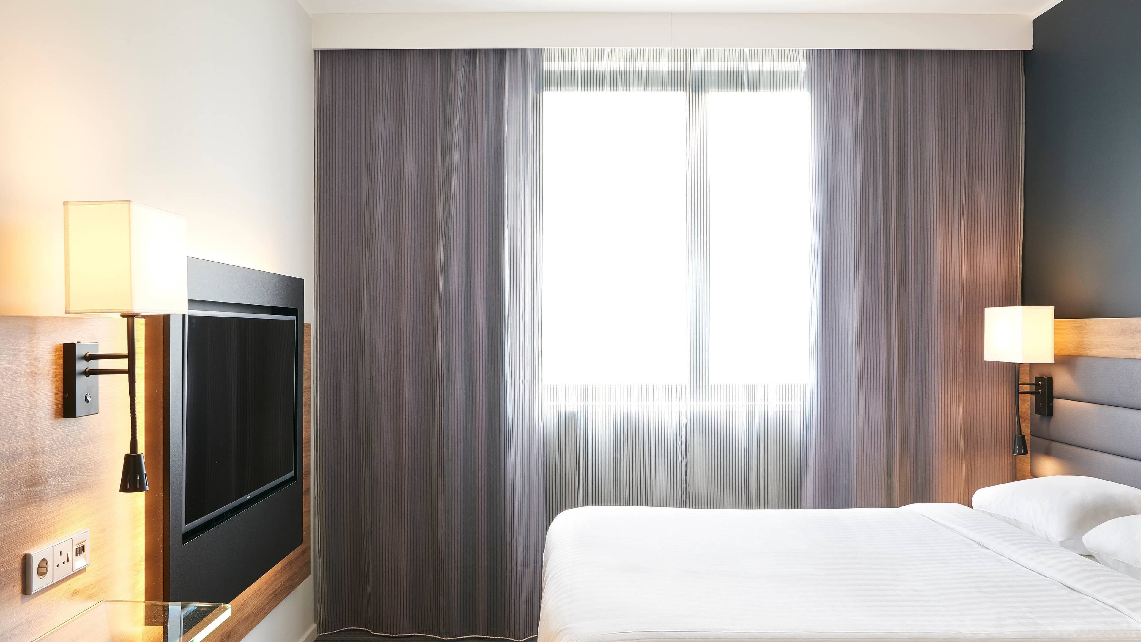 Moxy Queen Sleeper - Image 1